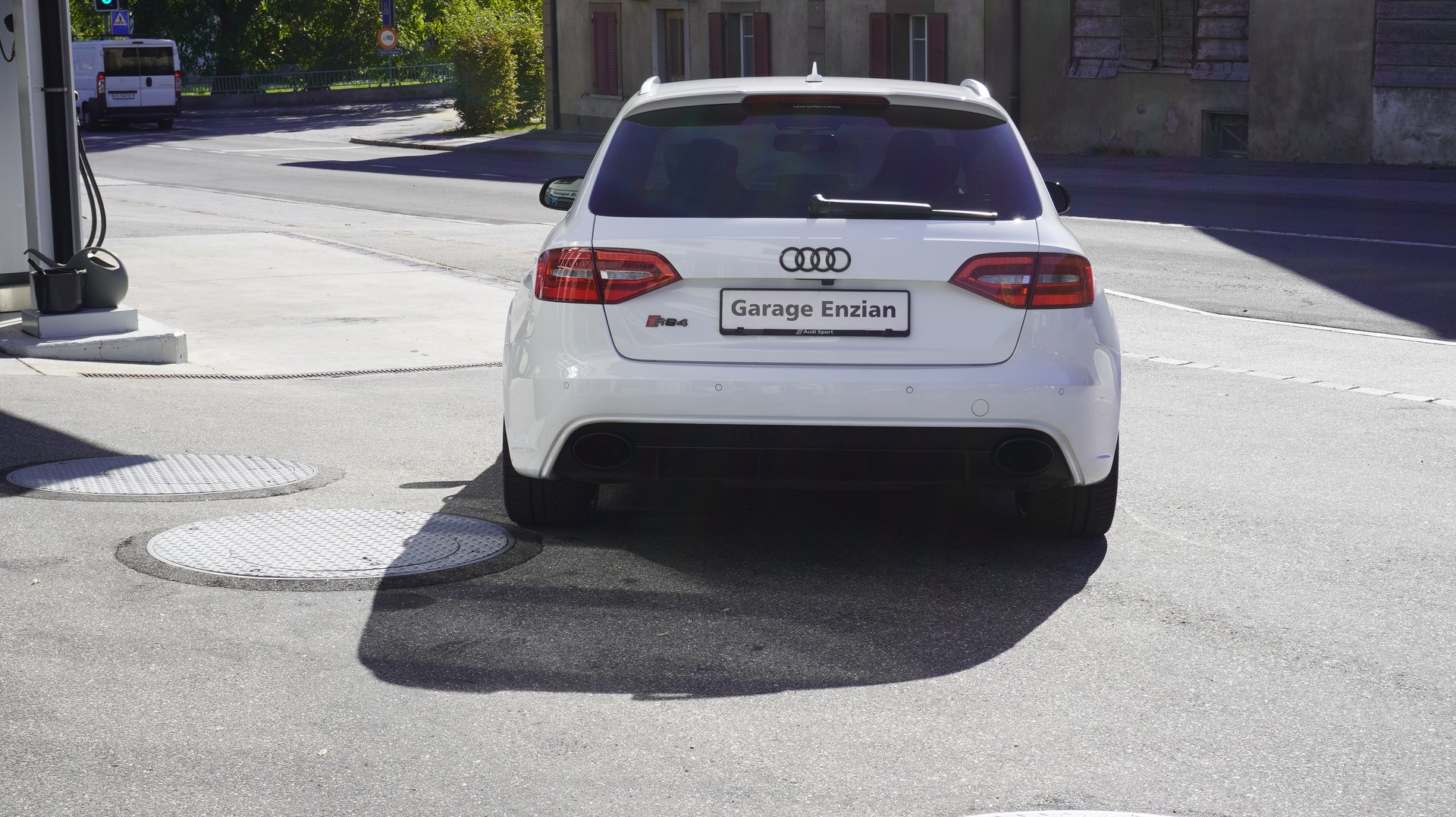 AUDI RS4 Avant 4.2 FSI V8 quattro S-tronic-image-9