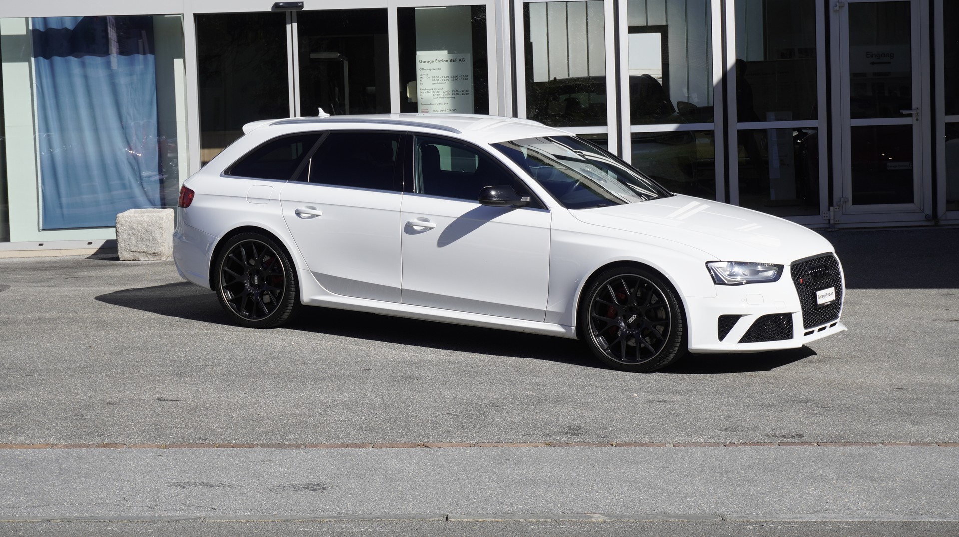 AUDI RS4 Avant 4.2 FSI V8 quattro S-tronic-image-6