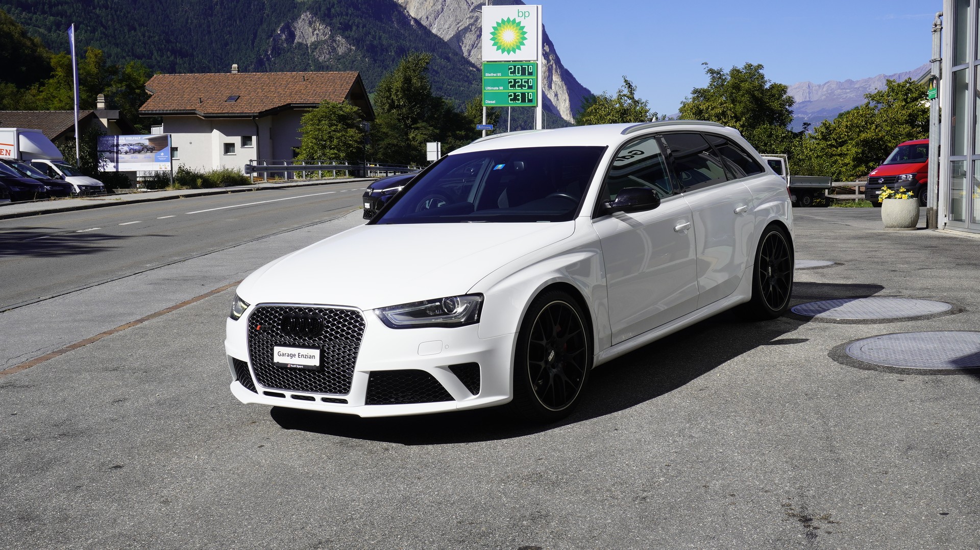 AUDI RS4 Avant 4.2 FSI V8 quattro S-tronic-image-15