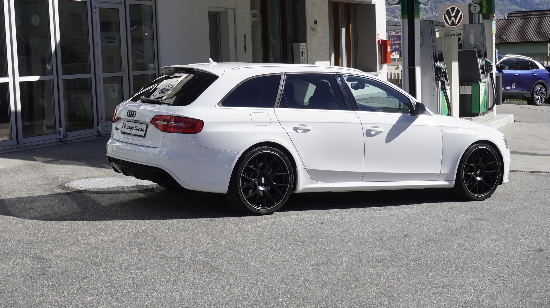 AUDI RS4 Avant 4.2 FSI V8 quattro S-tronic-image-8