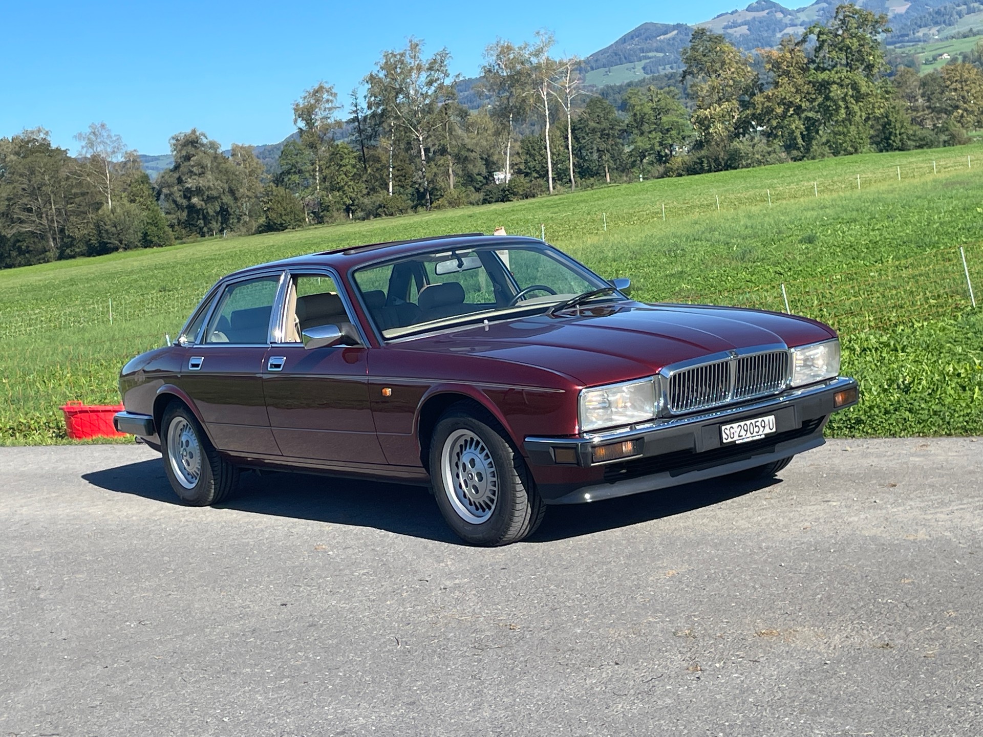 JAGUAR XJ6 4.0 Sovereign-image-2