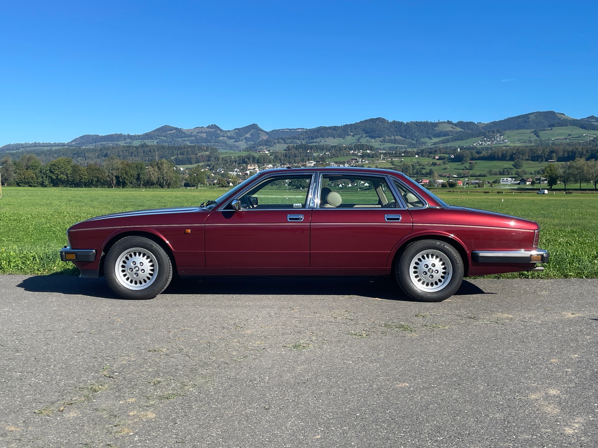 JAGUAR XJ6 4.0 Sovereign-image-0