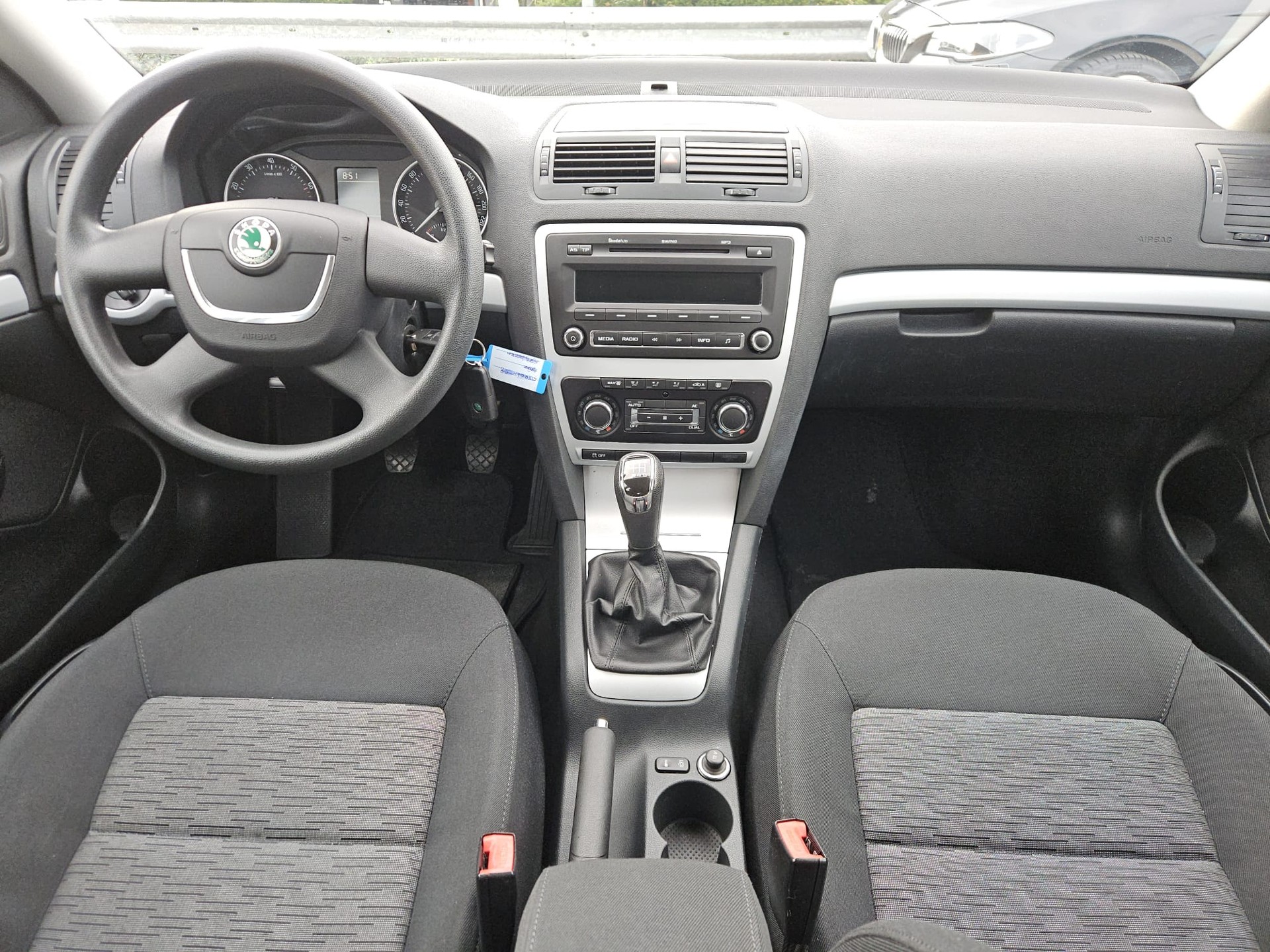 SKODA Octavia Combi 1.4 TSI Family-image-7