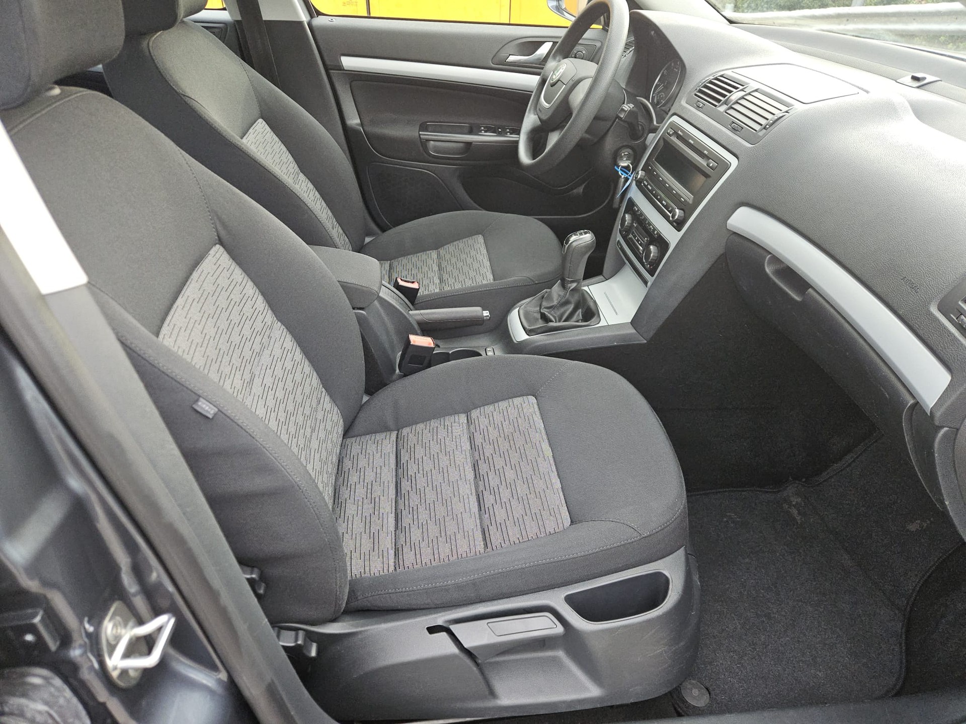 SKODA Octavia Combi 1.4 TSI Family-image-6