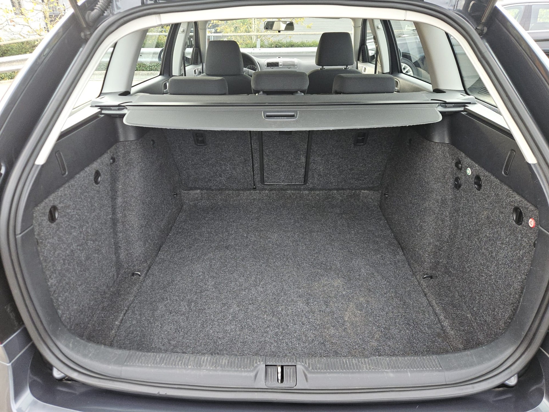 SKODA Octavia Combi 1.4 TSI Family-image-10