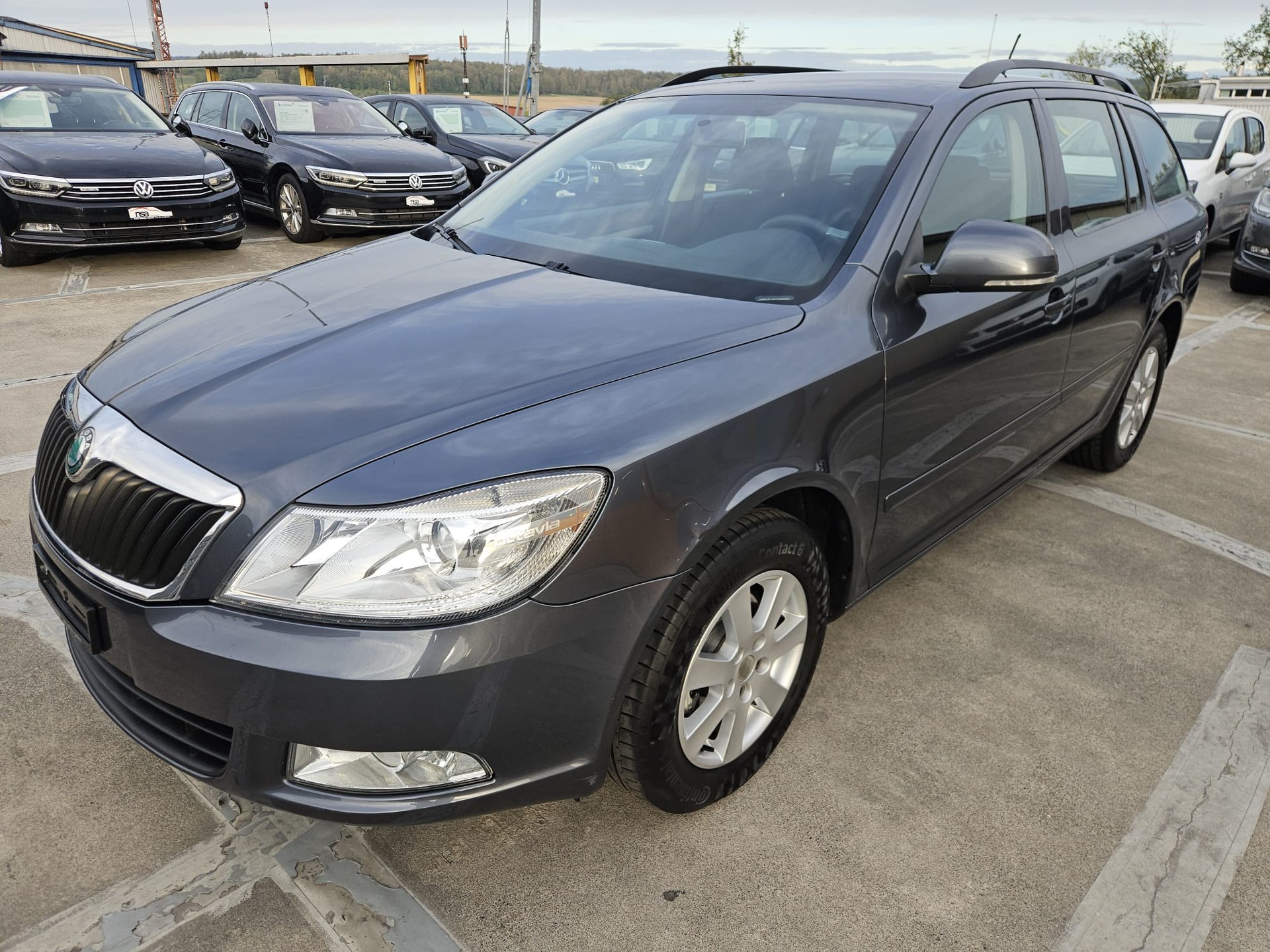 SKODA Octavia Combi 1.4 TSI Family-image-0