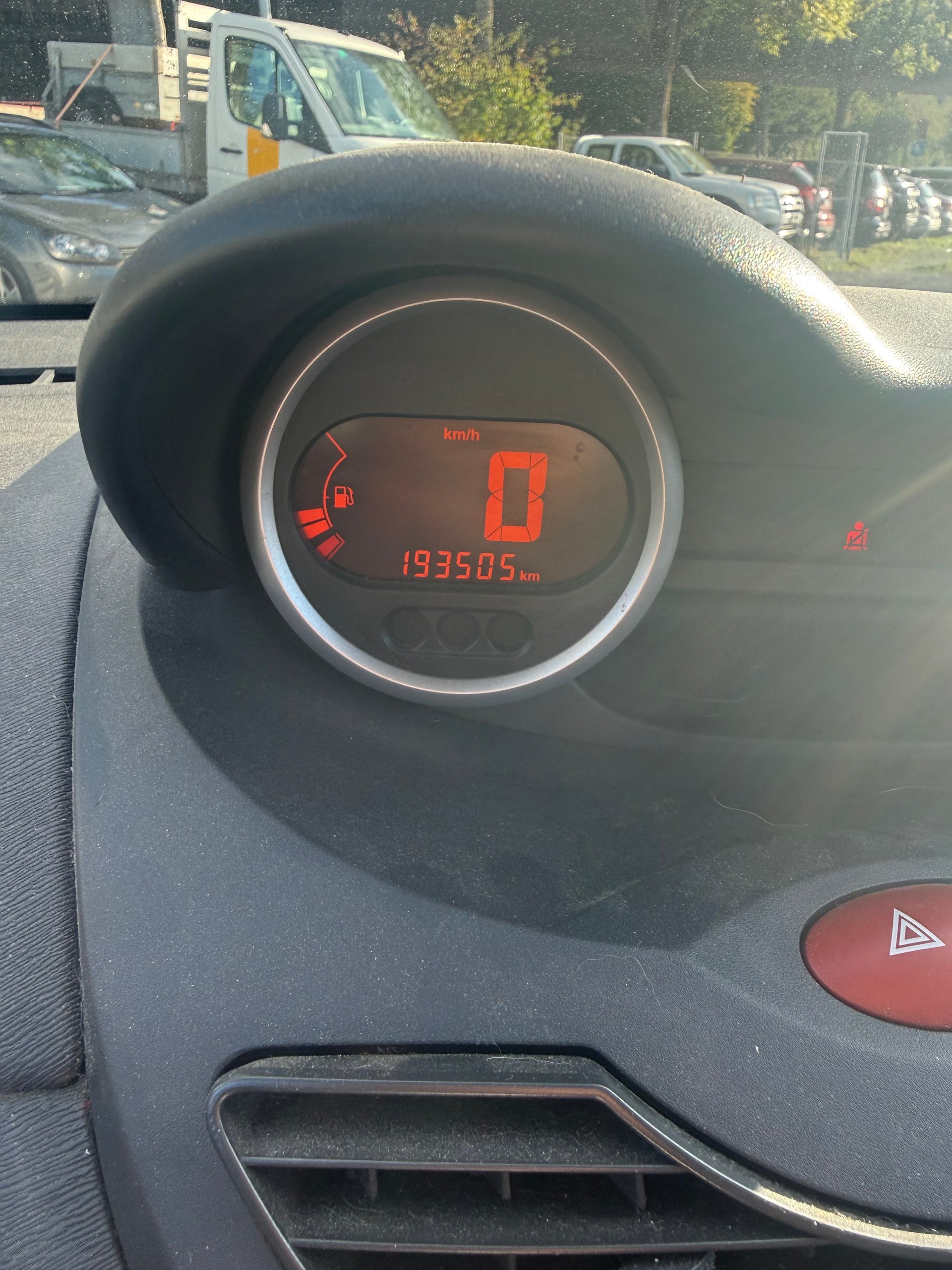 RENAULT Twingo 1.2 16V Initiale Quickshift-image-6