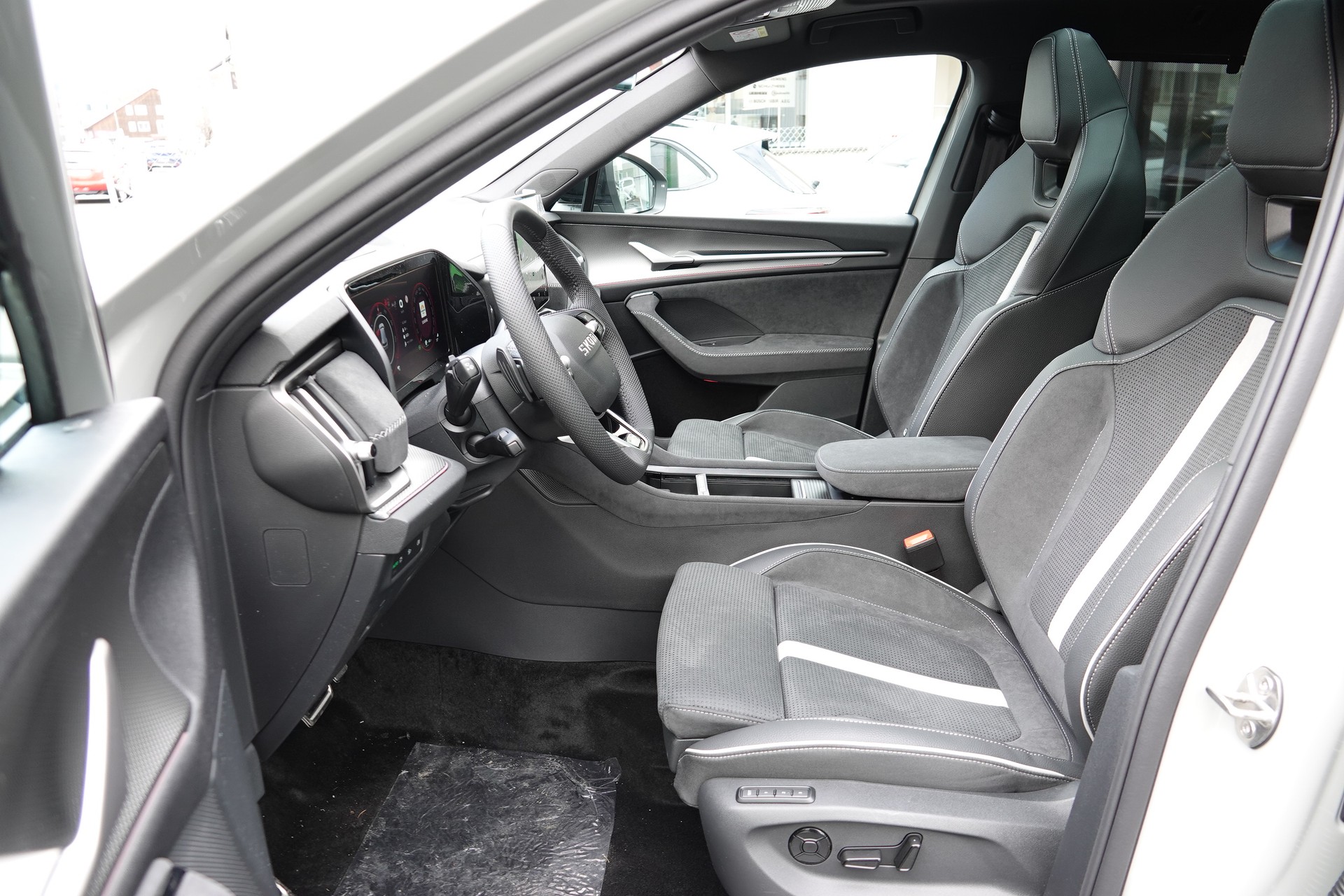 SKODA Kodiaq 1.5 TSI PHEV SportLine 2WD-image-14