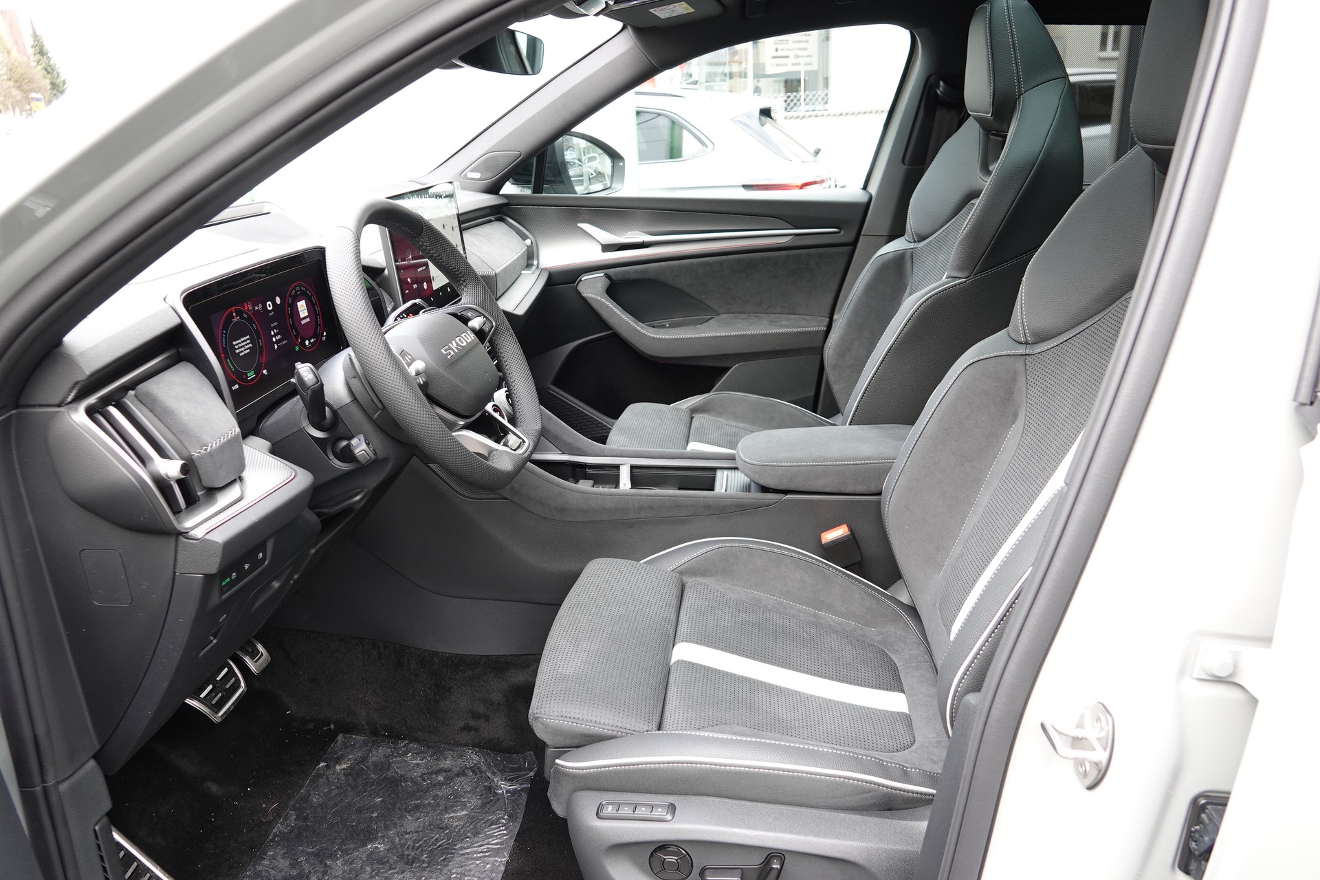 SKODA Kodiaq 1.5 TSI PHEV SportLine 2WD-image-13