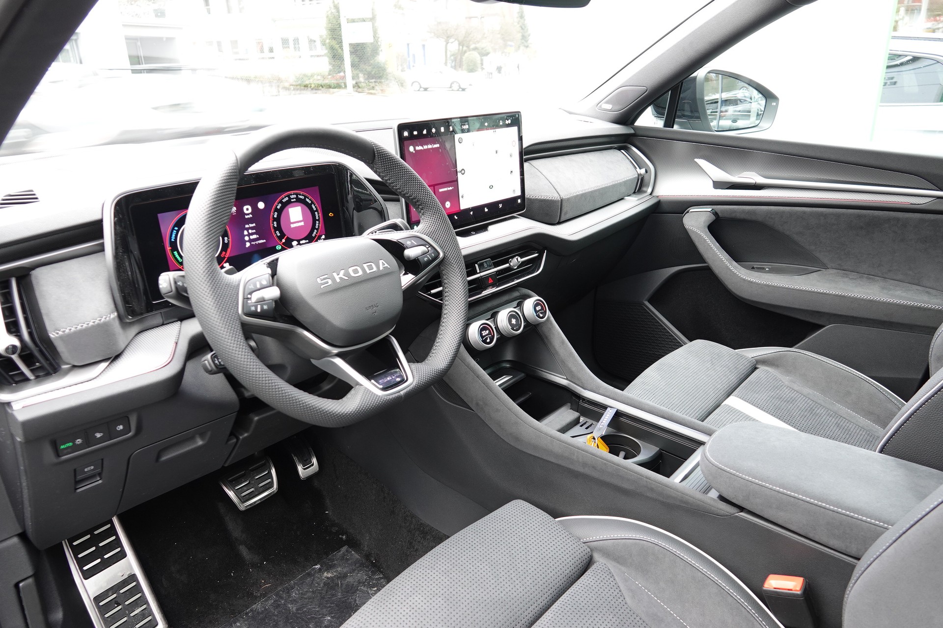SKODA Kodiaq 1.5 TSI PHEV SportLine 2WD-image-8