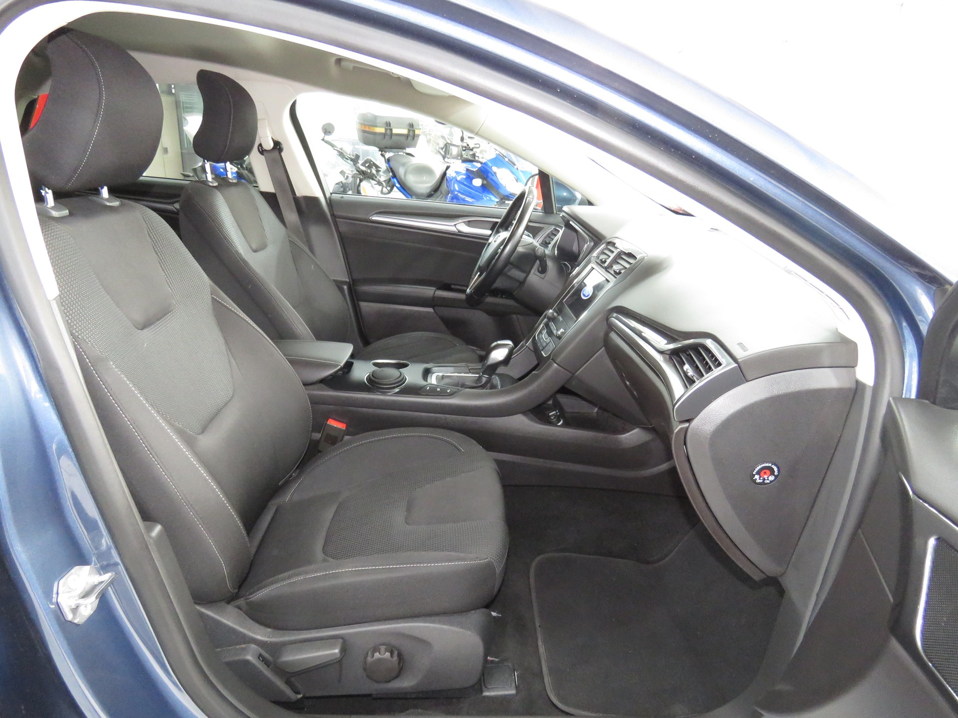 FORD Mondeo 2.0 HEV Titanium eCVT (Automat)-image-11