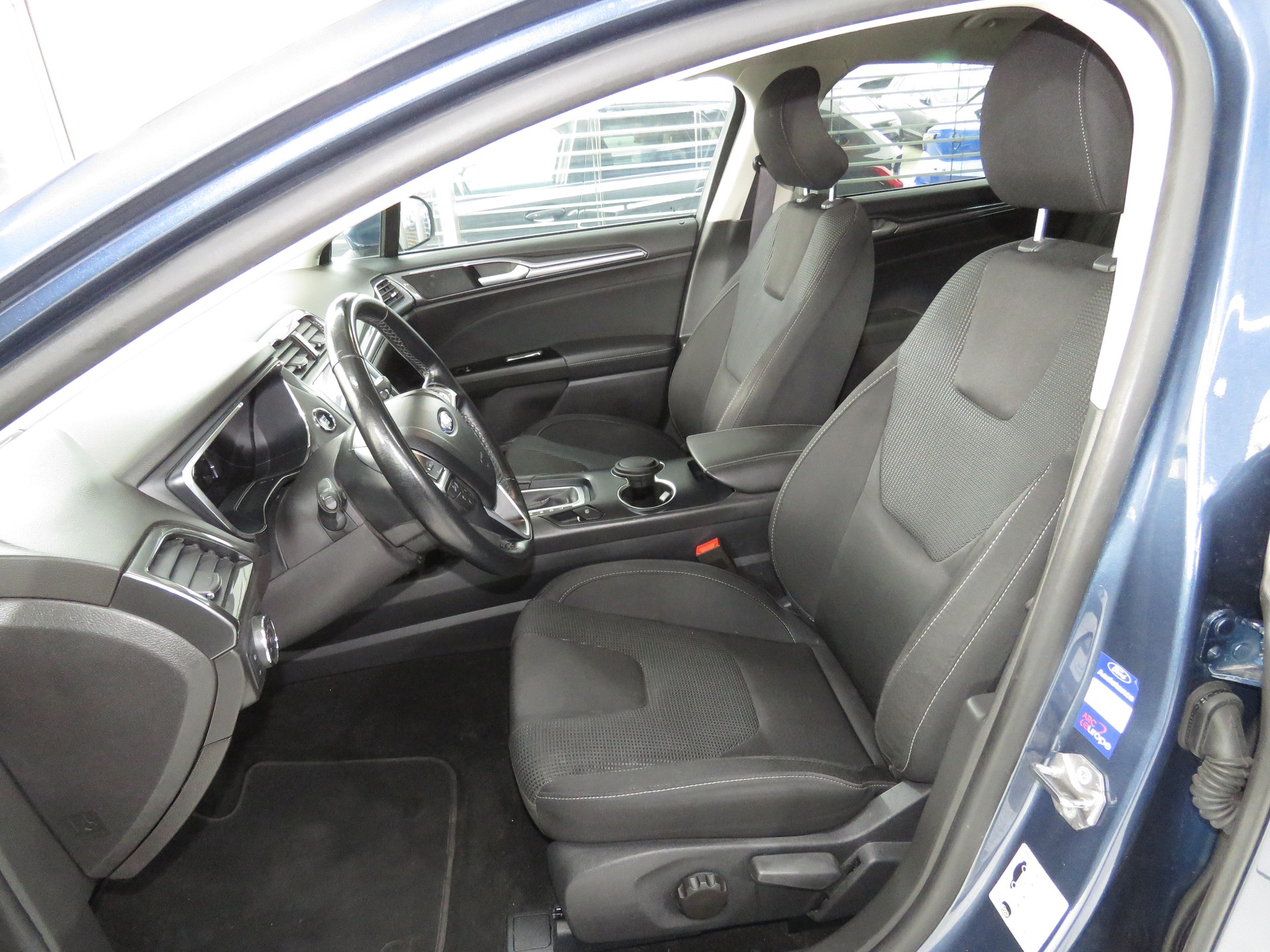 FORD Mondeo 2.0 HEV Titanium eCVT (Automat)-image-7