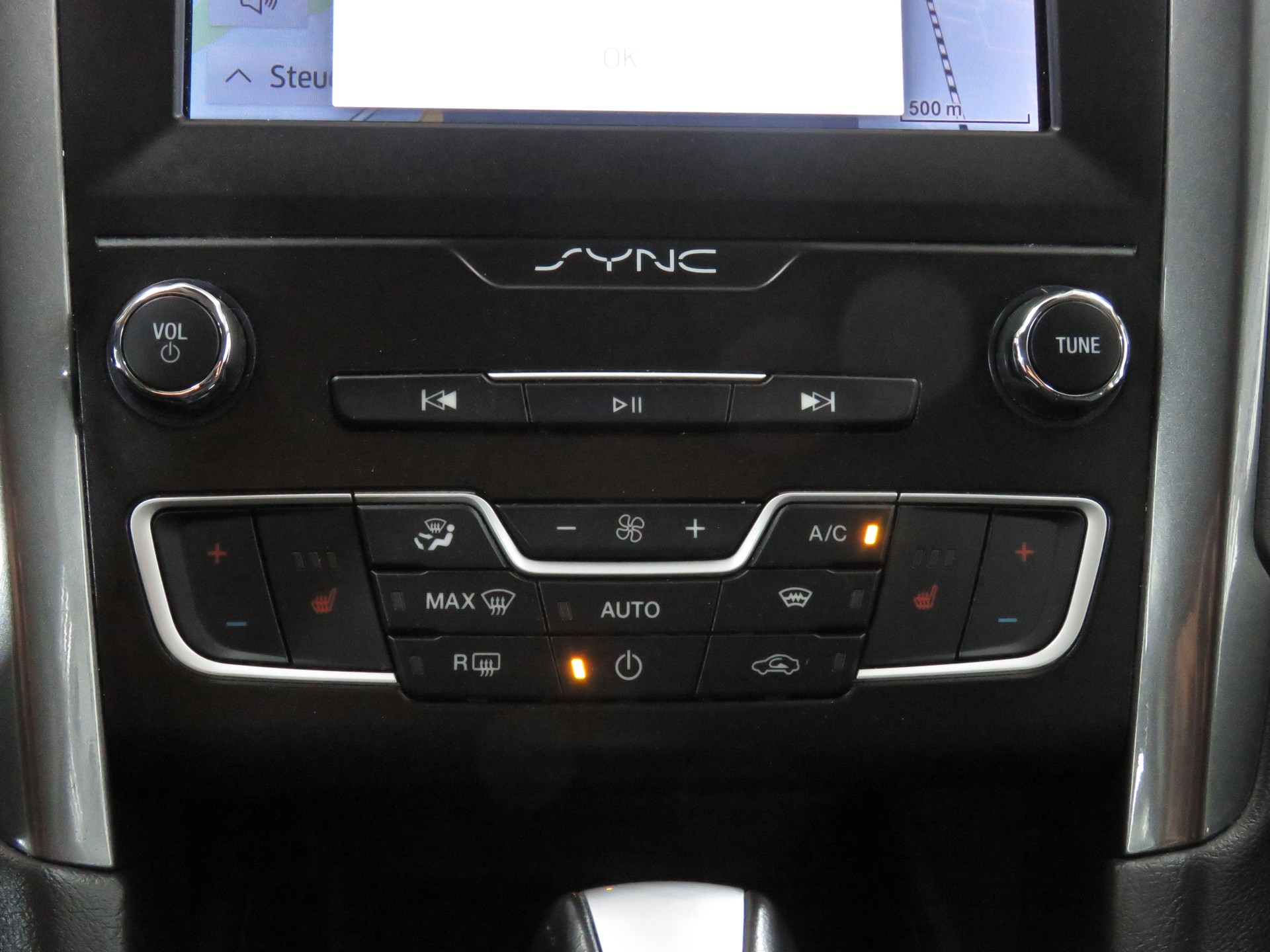 FORD Mondeo 2.0 HEV Titanium eCVT (Automat)-image-19