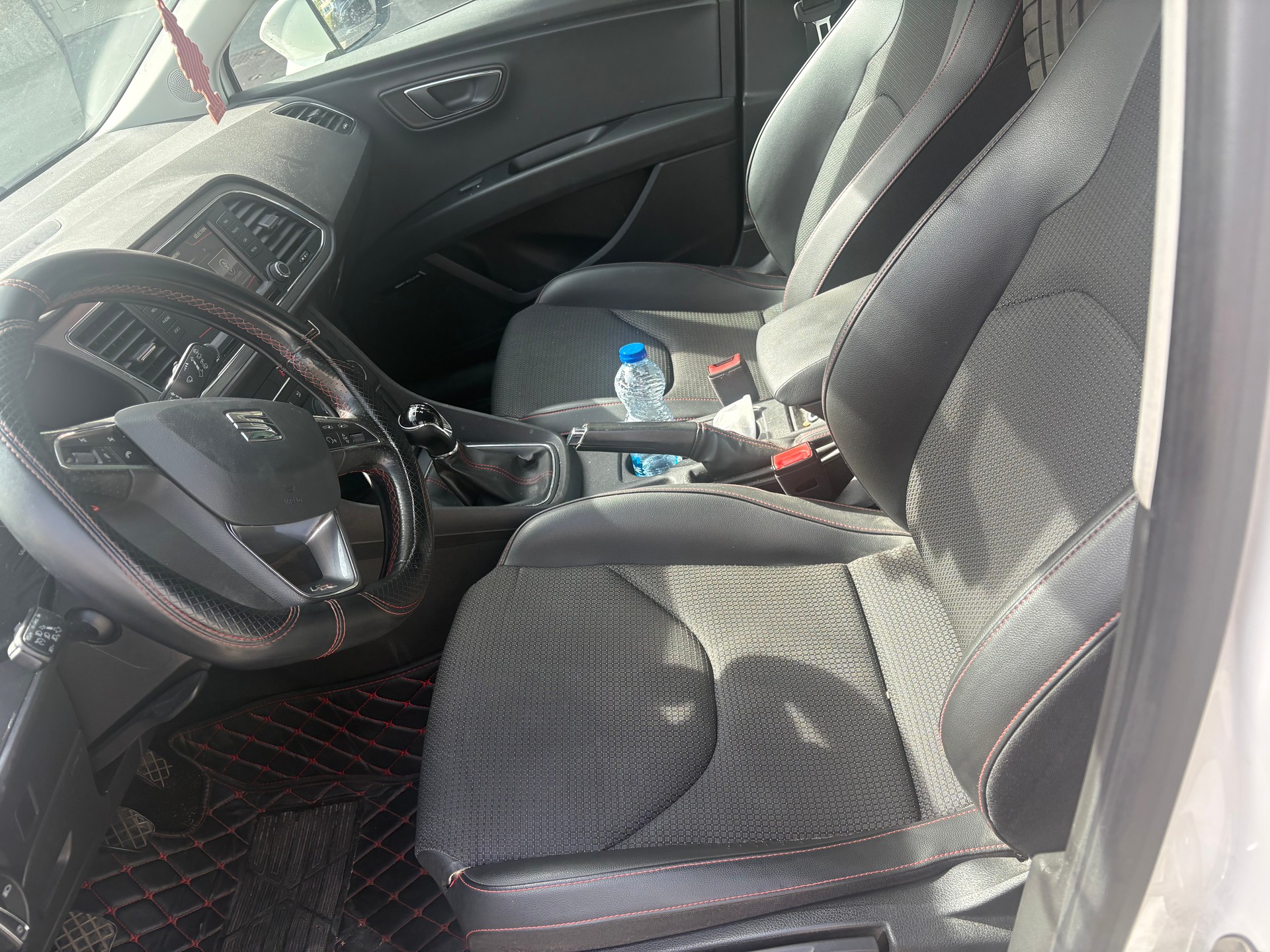 SEAT Leon ST 2.0 TDI FR-image-9