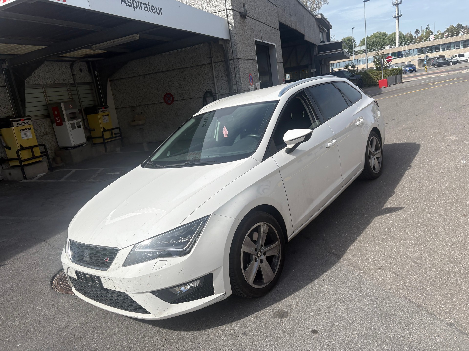 SEAT Leon ST 2.0 TDI FR-image-0