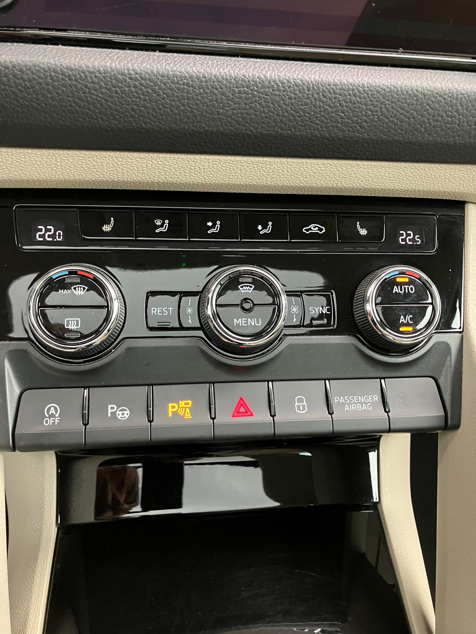 SKODA Kodiaq 2.0 TDI CR Style 4x4 DSG-image-15
