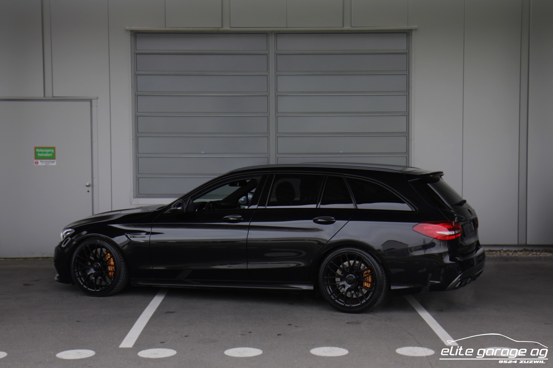 MERCEDES-BENZ C 63 S AMG Speedshift-image-2