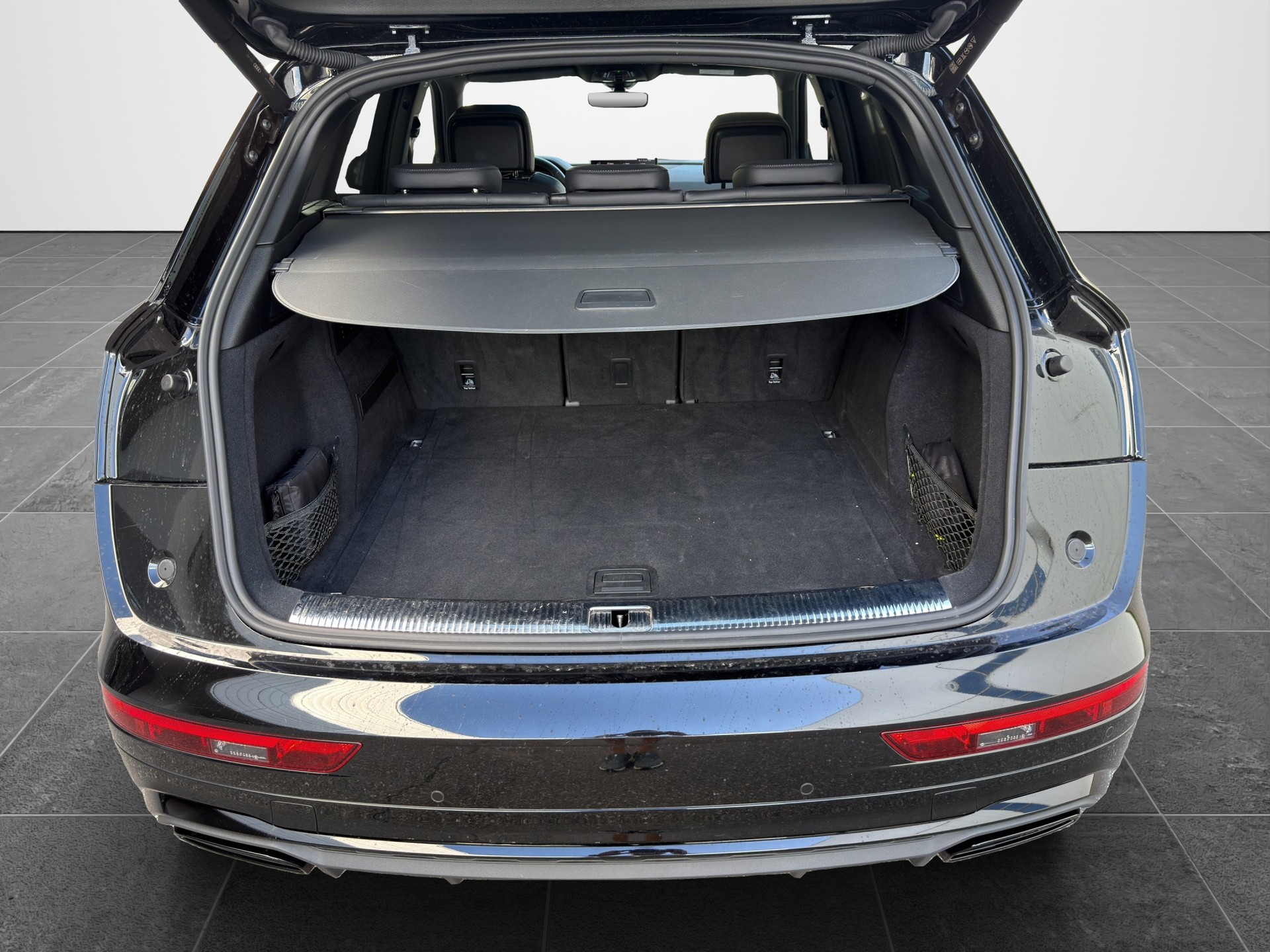 AUDI Q5 2.0 40 TDI - S Line - quattro *Black Edition*-image-27