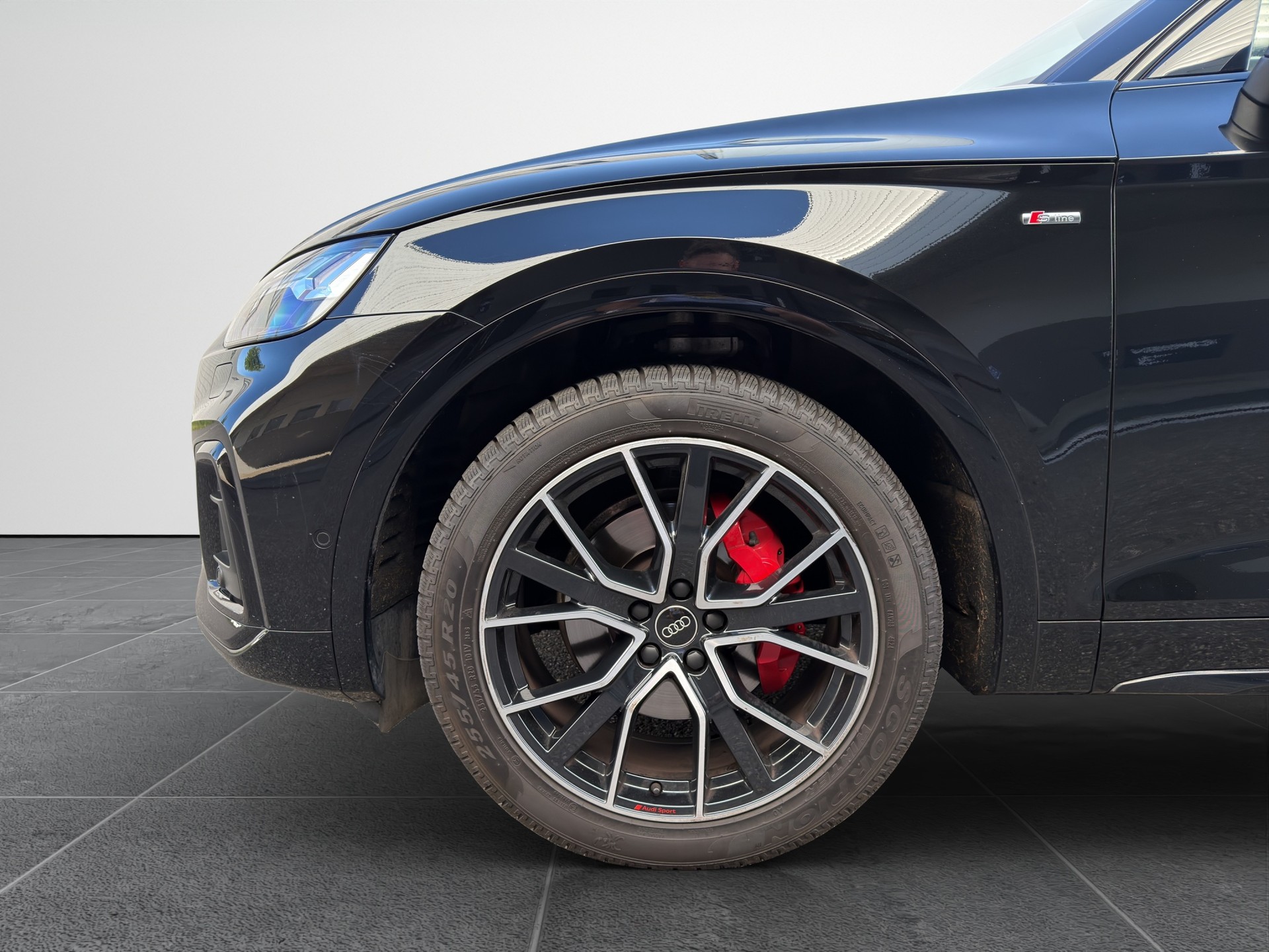 AUDI Q5 2.0 40 TDI - S Line - quattro *Black Edition*-image-9