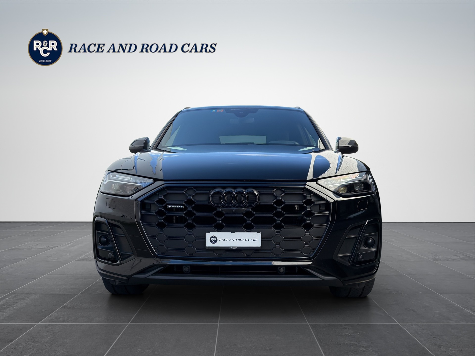 AUDI Q5 2.0 40 TDI - S Line - quattro *Black Edition*-image-1