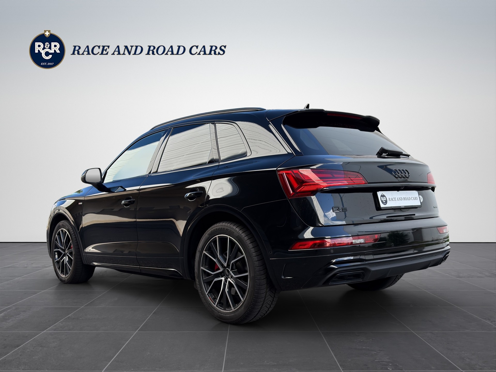 AUDI Q5 2.0 40 TDI - S Line - quattro *Black Edition*-image-7