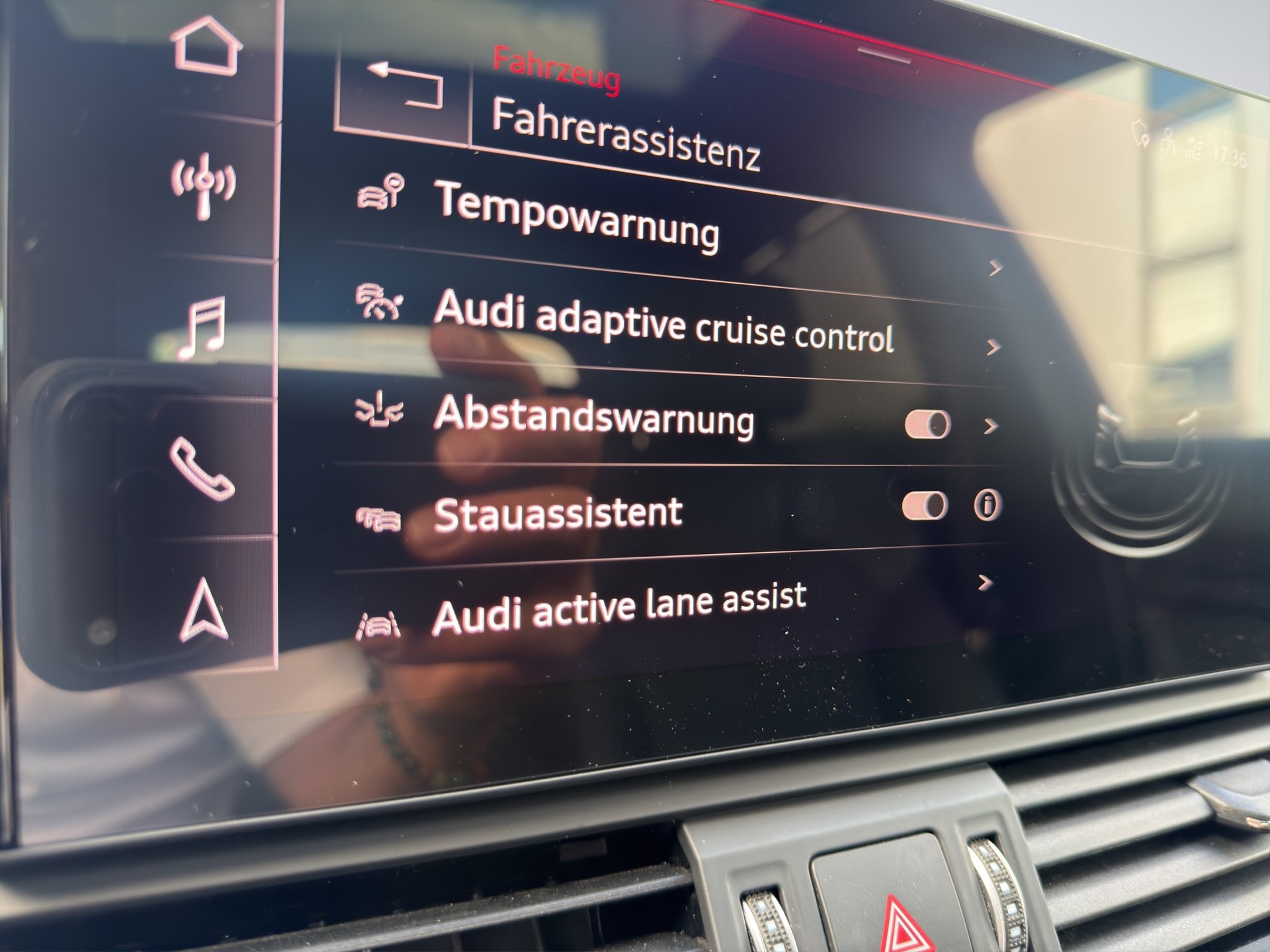 AUDI Q5 2.0 40 TDI - S Line - quattro *Black Edition*-image-23