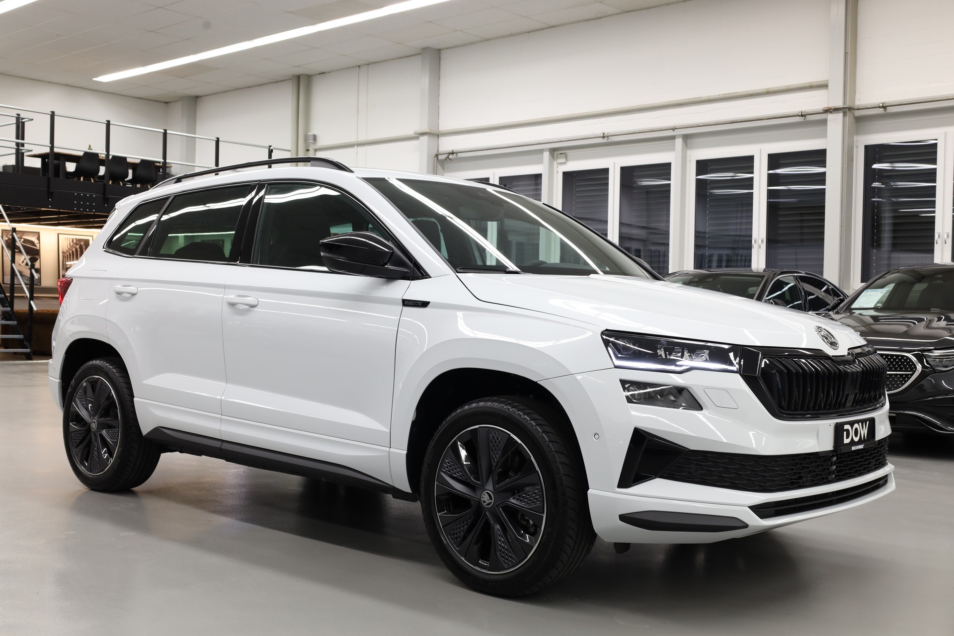 SKODA Karoq 1.5 TSI SportLine DSG-showroom-element-1