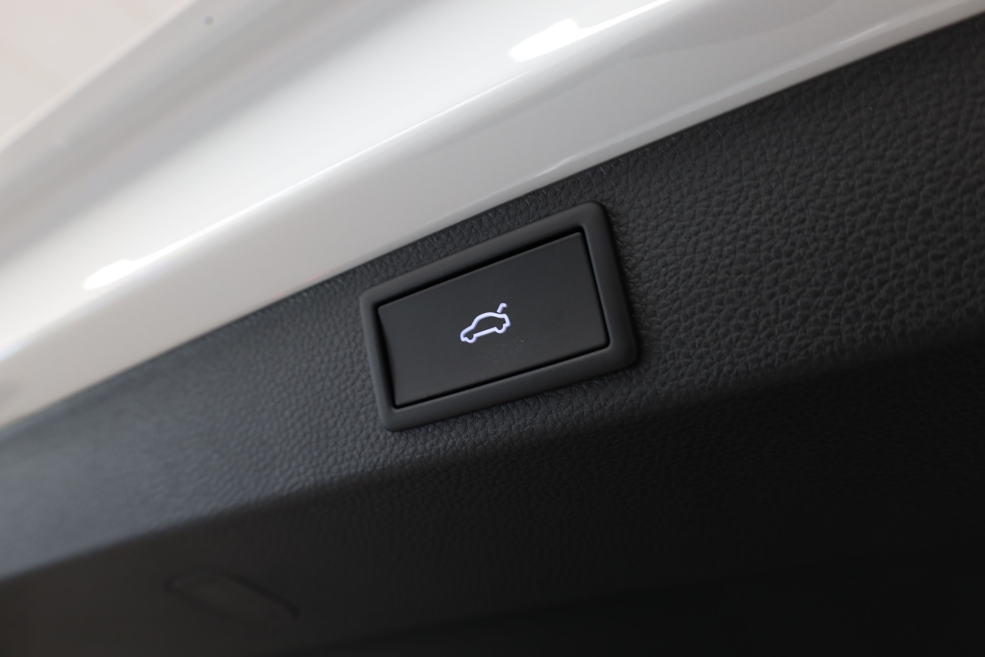SKODA Karoq 1.5 TSI SportLine DSG-image-10