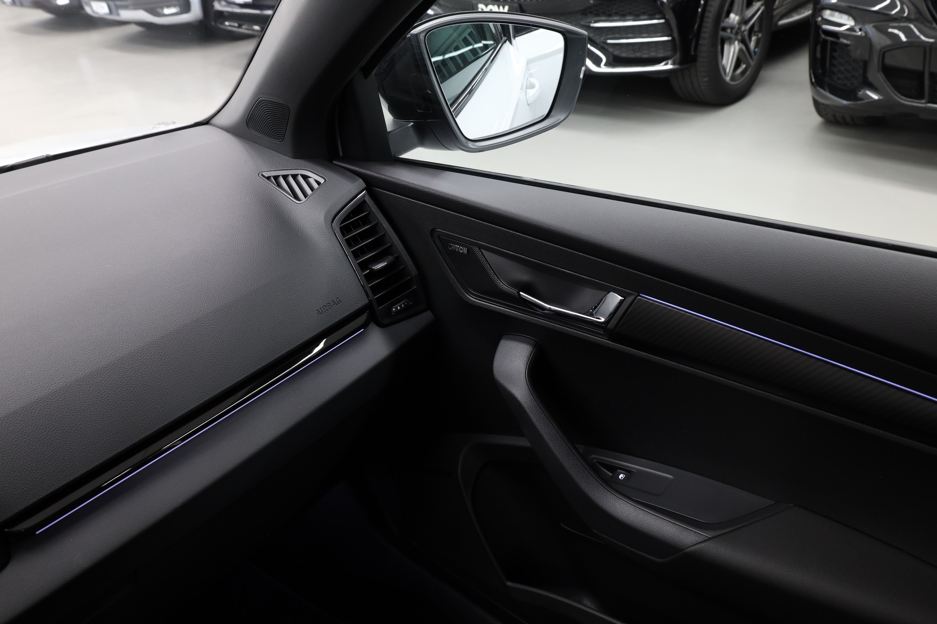 SKODA Karoq 1.5 TSI SportLine DSG-image-21