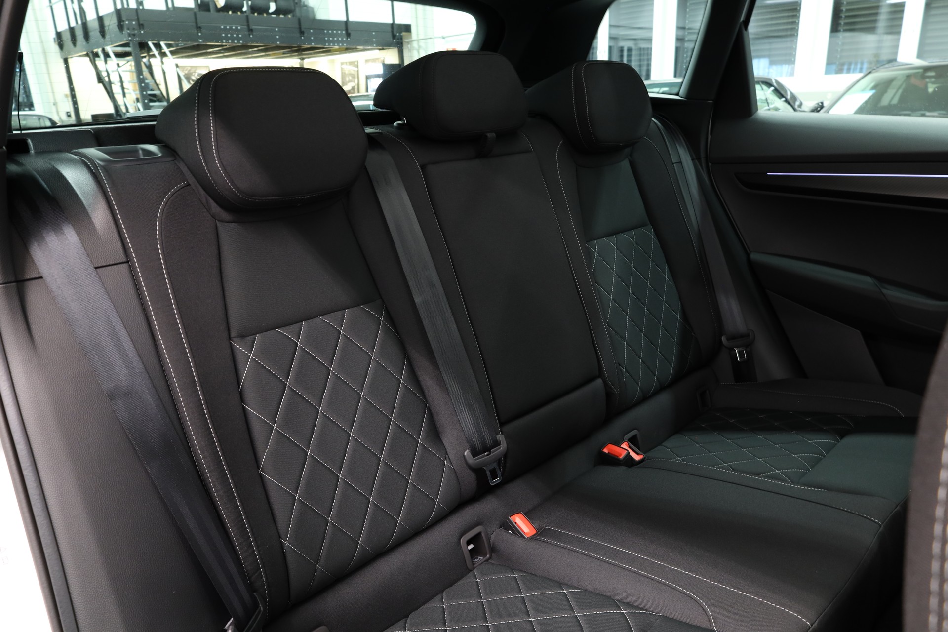 SKODA Karoq 1.5 TSI SportLine DSG-image-27