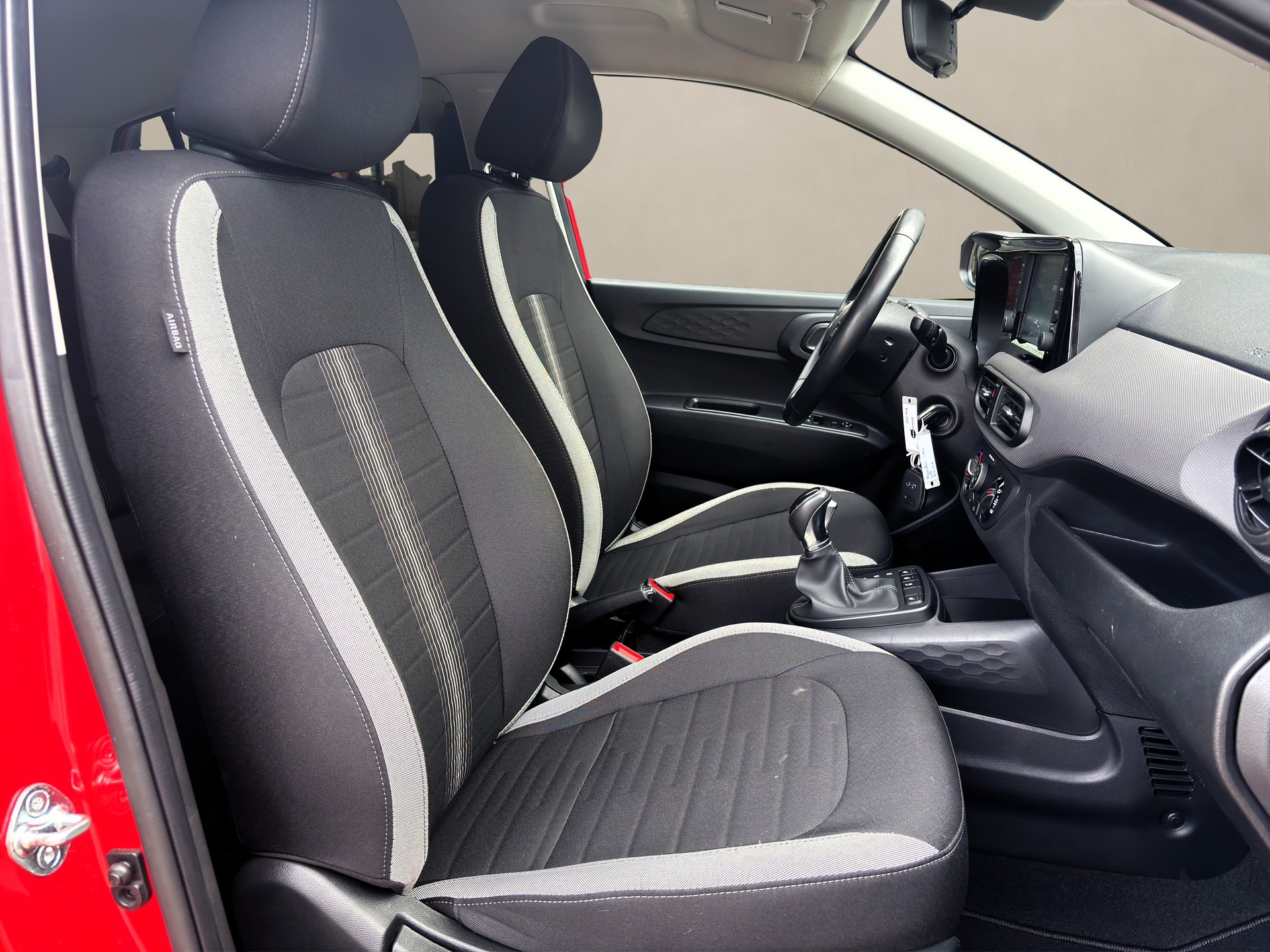 HYUNDAI i10 1.2 Amplia ❗Automatik & Werksgarantie bis 2029❗-image-9