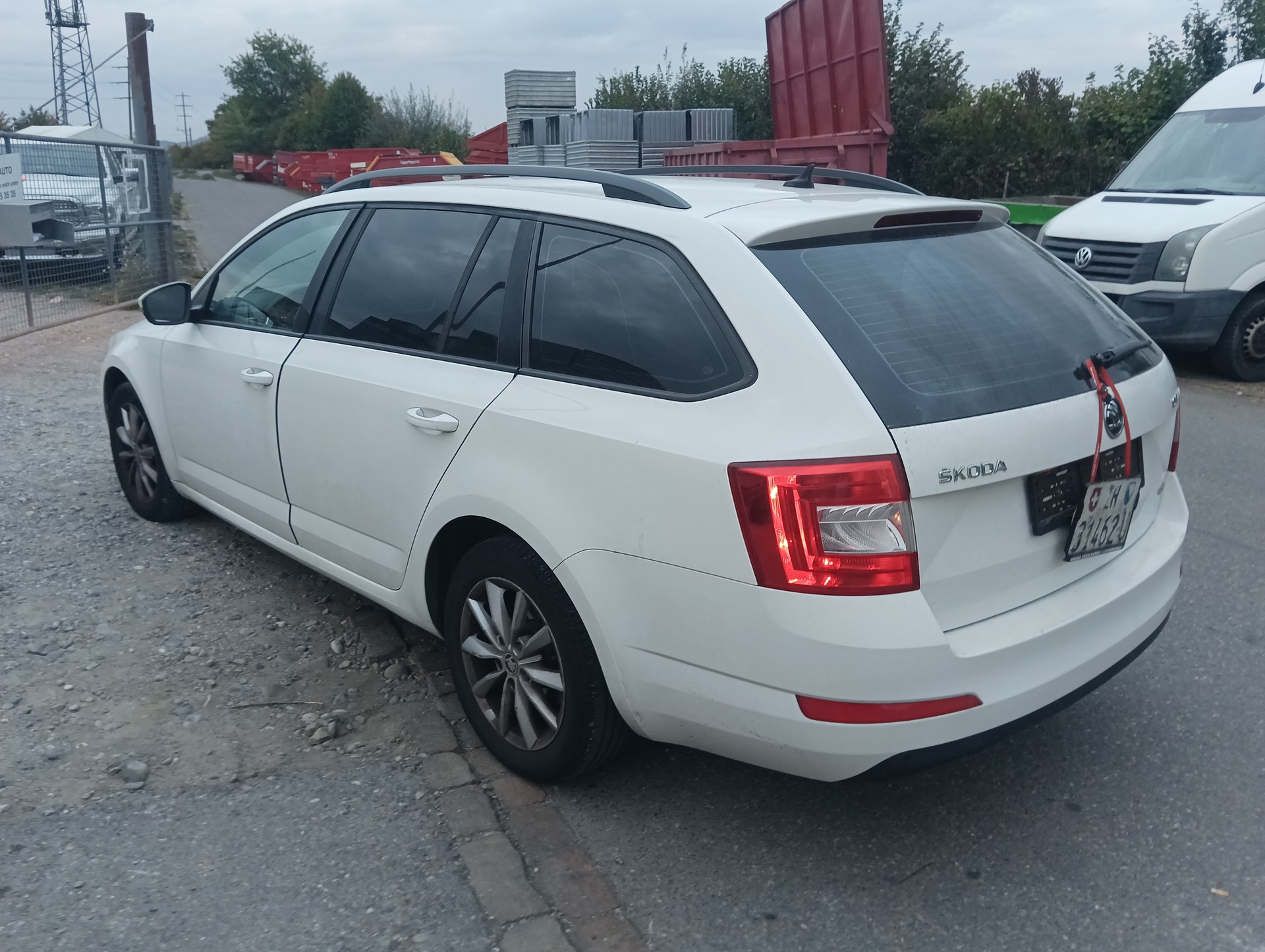 SKODA Octavia Combi 1.8 TSI L&K 4x4 DSG-image-4