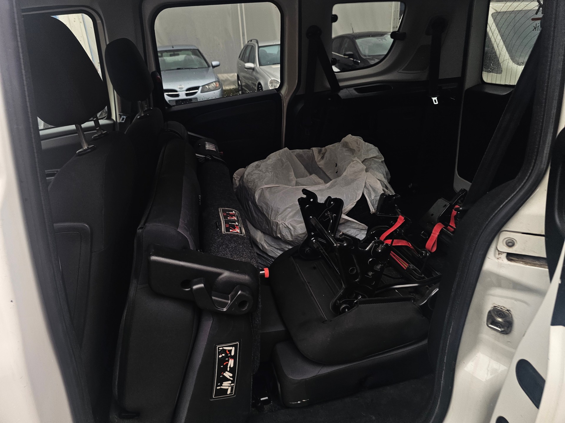 FIAT Doblò 2.0 JTD Dynamic-image-8