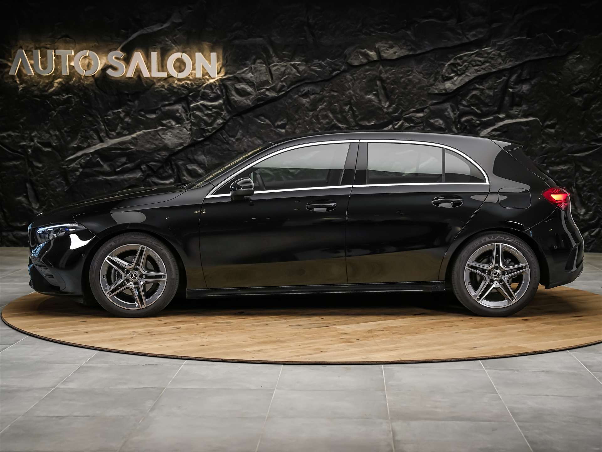 MERCEDES-BENZ A 200 AMG Line d 8G-DCT *Facelift*Werksgarantie*Multibeam LED-showroom-element-2