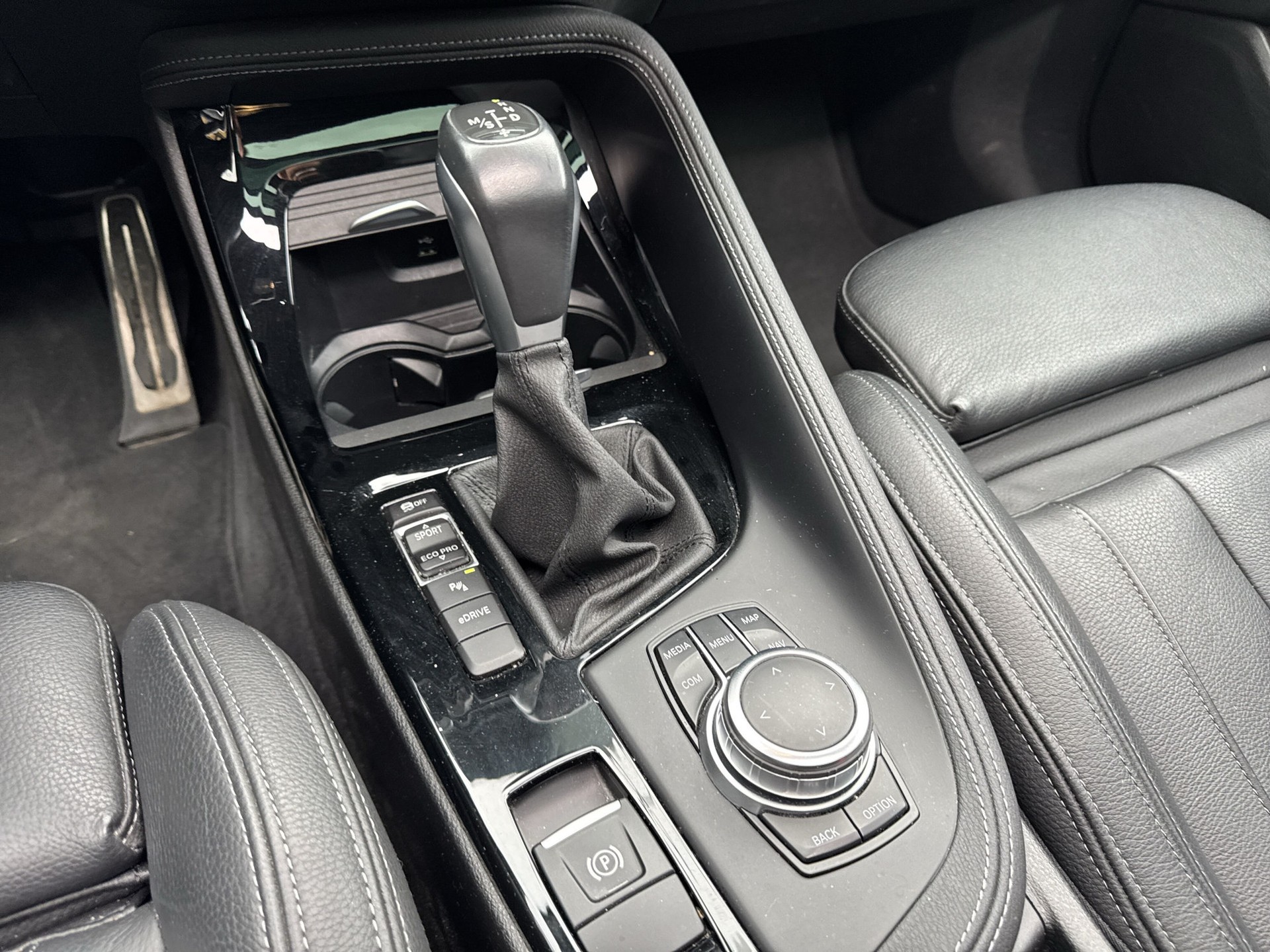 BMW X2 xDrive 25e M Sport Steptronic-image-11