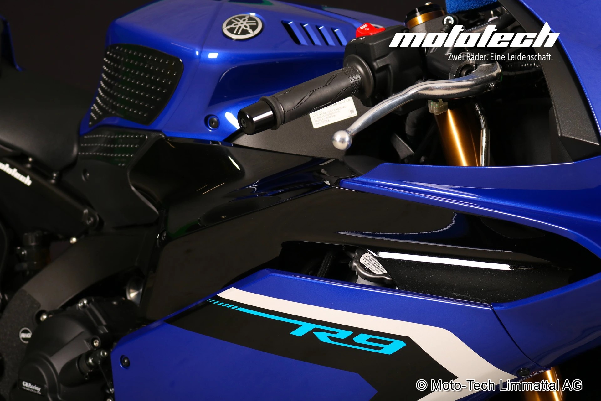 YAMAHA YZF-R9 AKRAPOVIC-image-7