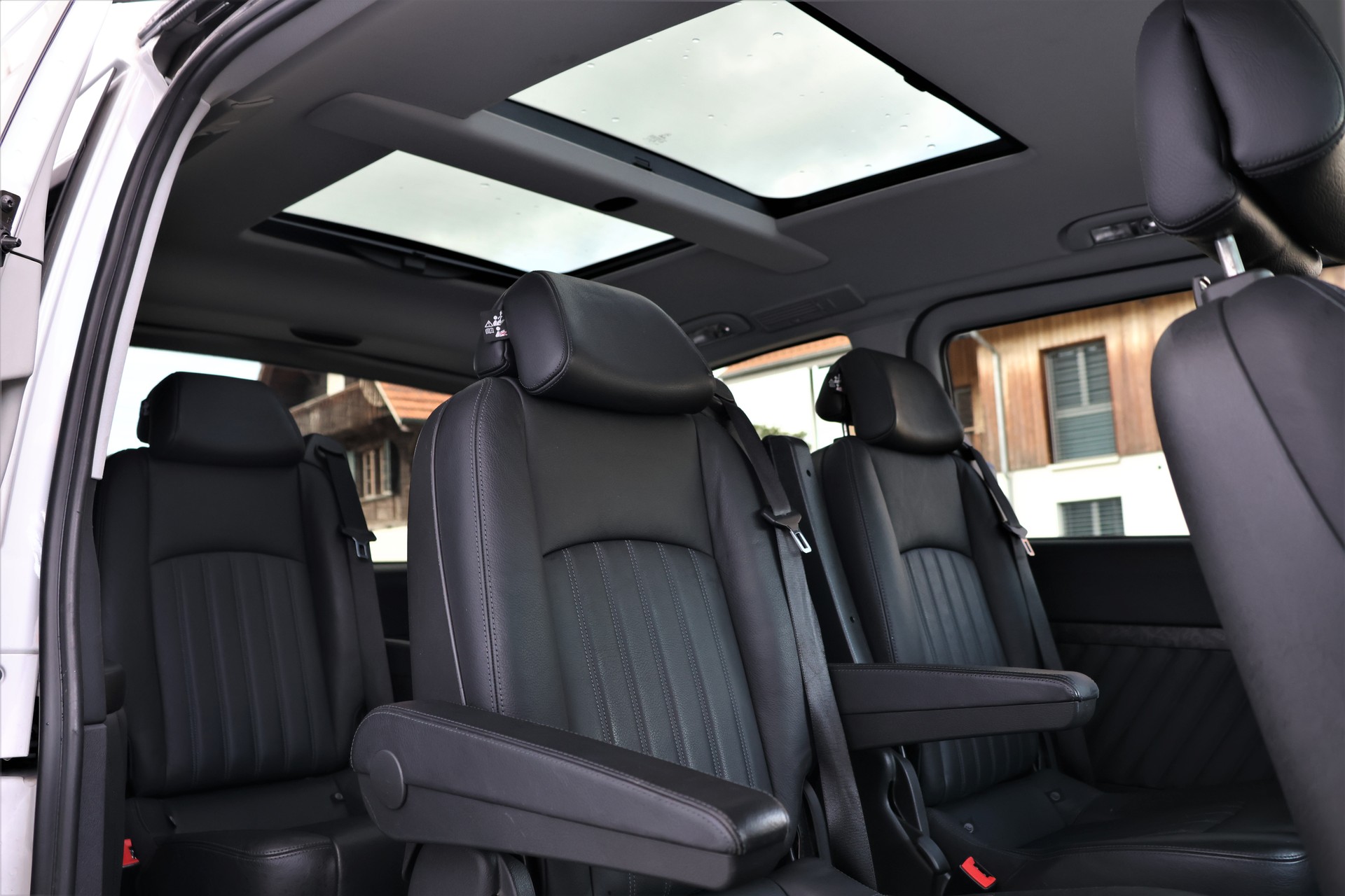 MERCEDES-BENZ Viano 3.0 CDI Blue Eff. Grand Ed. Avantgarde A (CH) + 2.5T AHK-image-20