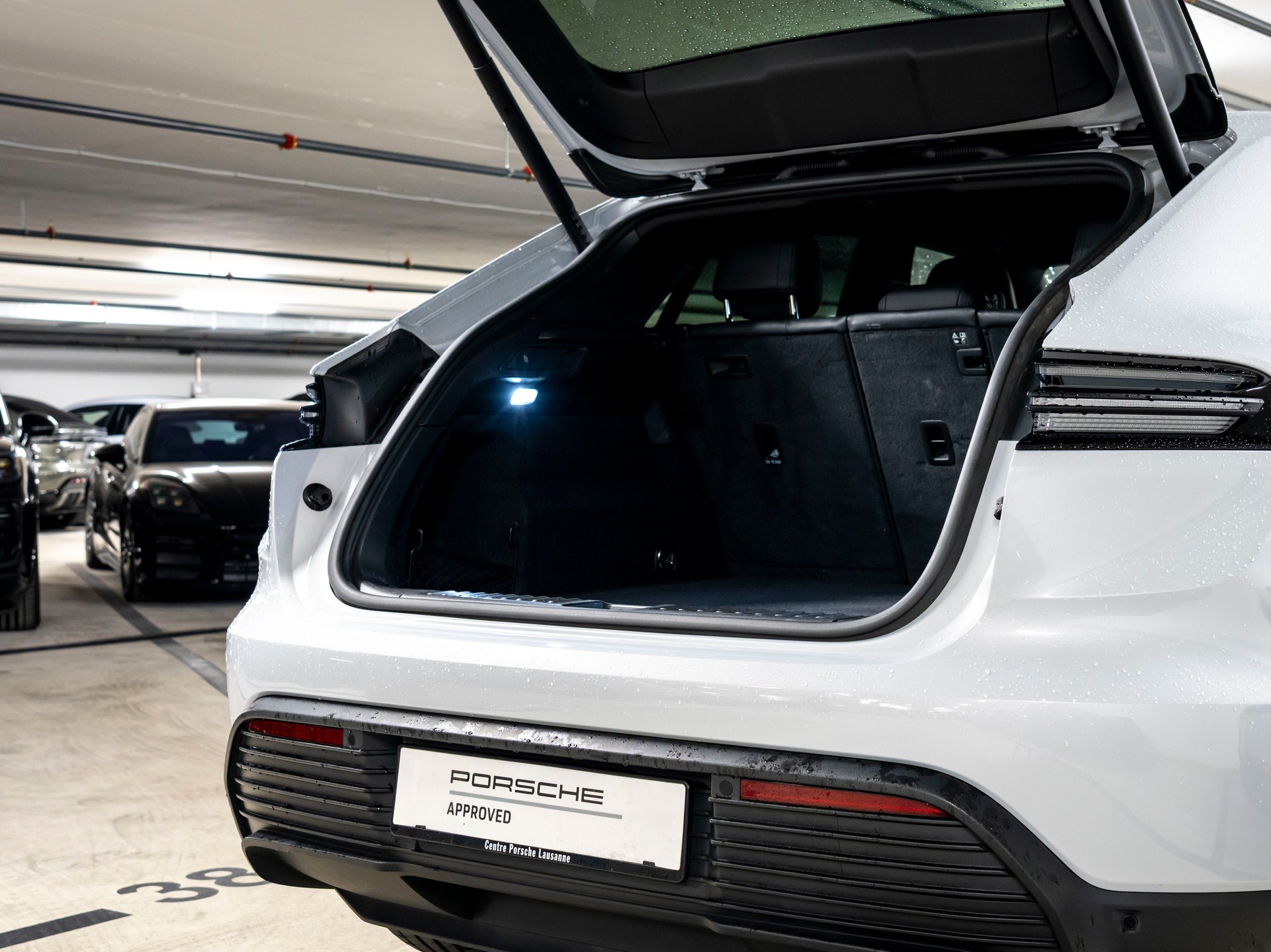 PORSCHE Macan 4 100kWh-image-10