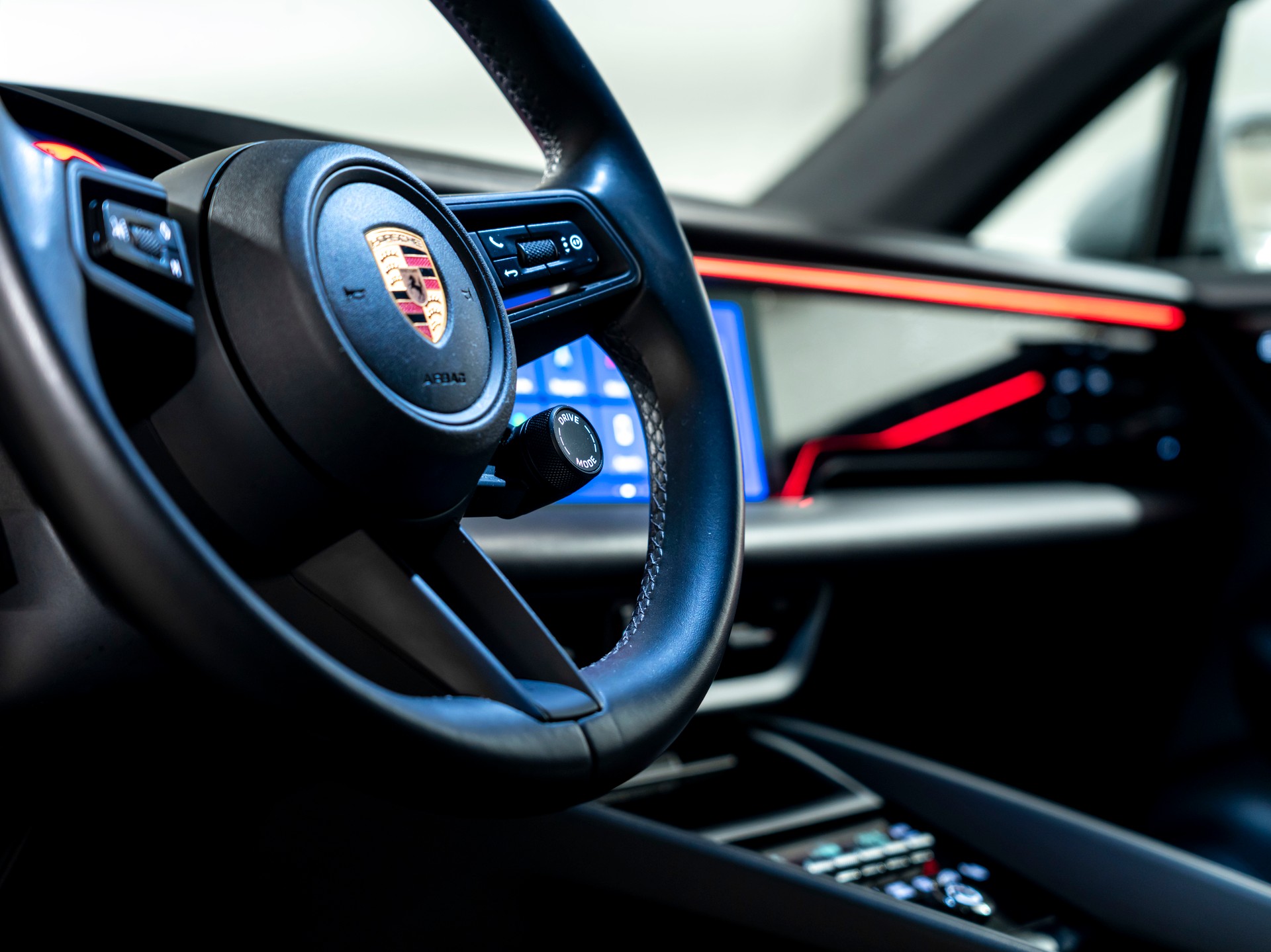 PORSCHE Macan 4 100kWh-image-16
