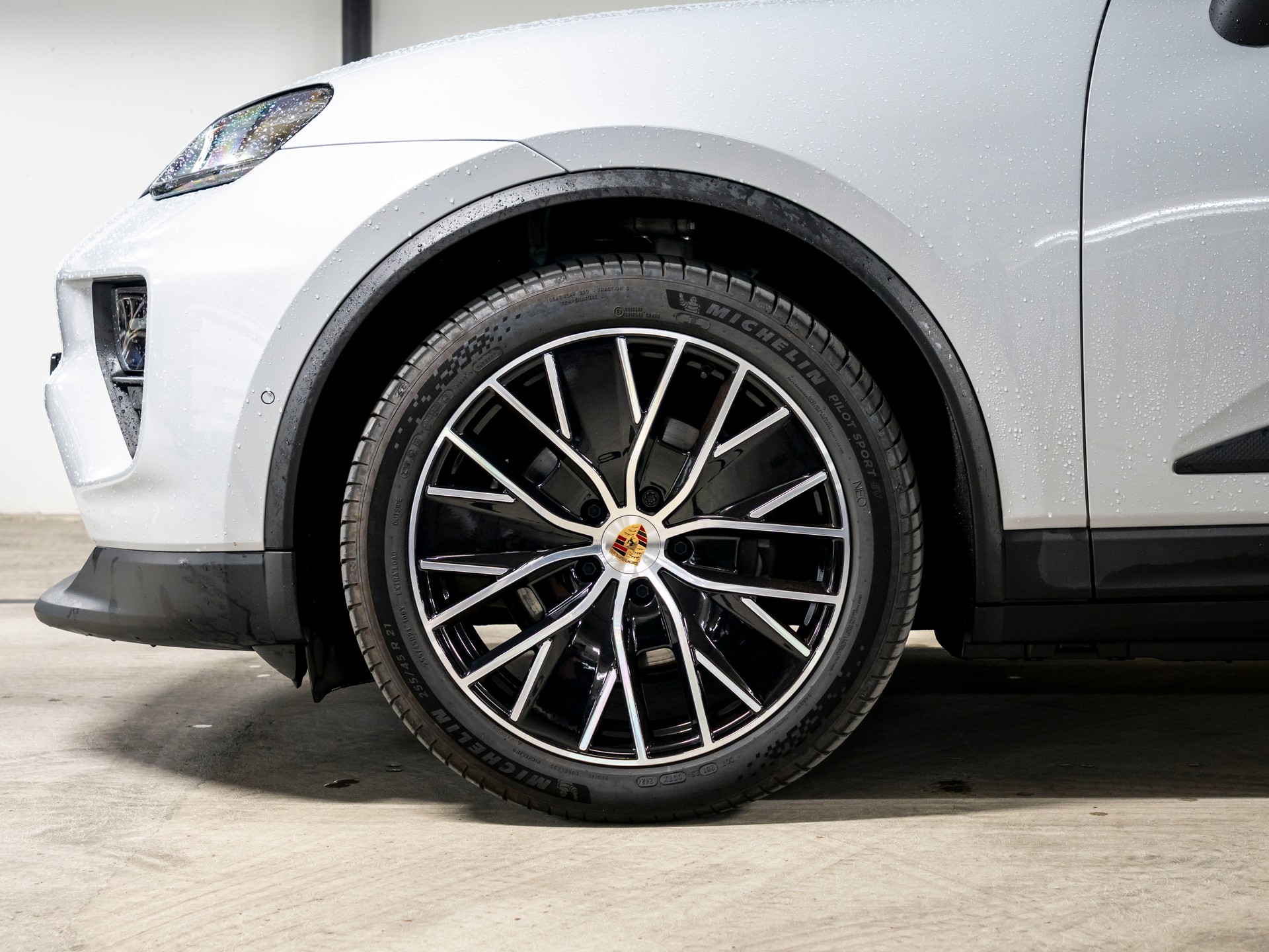 PORSCHE Macan 4 100kWh-image-7