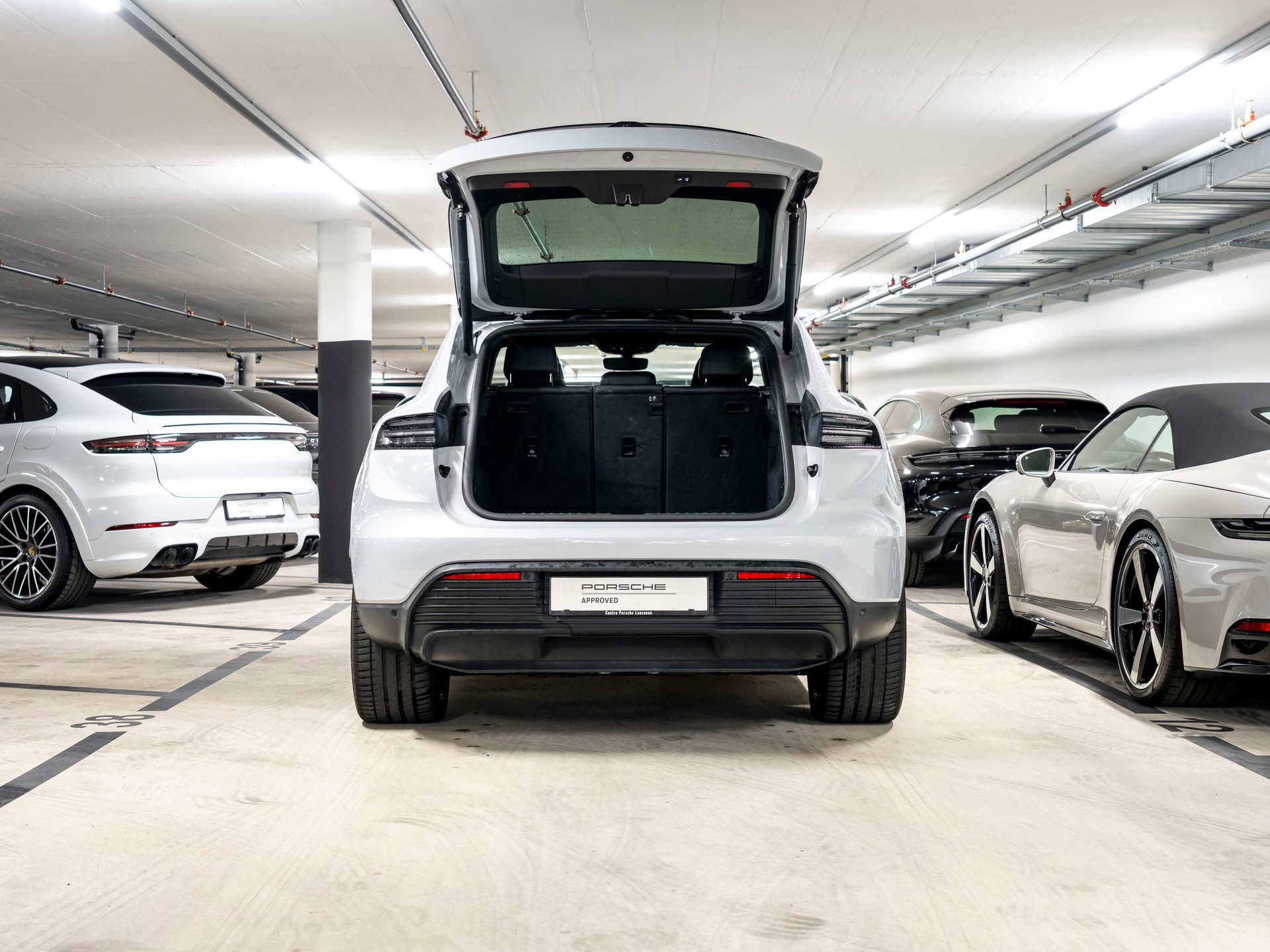 PORSCHE Macan 4 100kWh-image-9