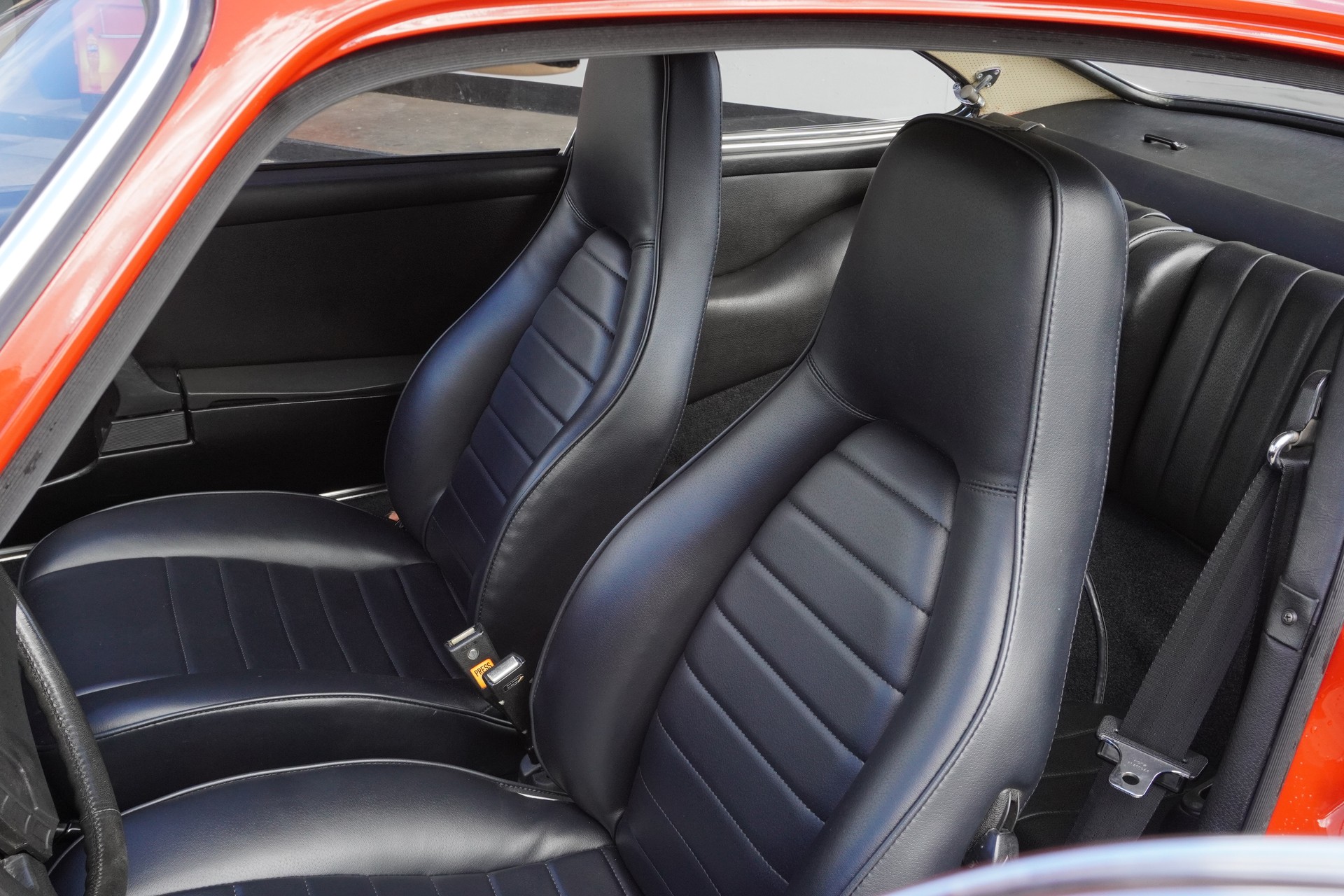 PORSCHE 911-image-8