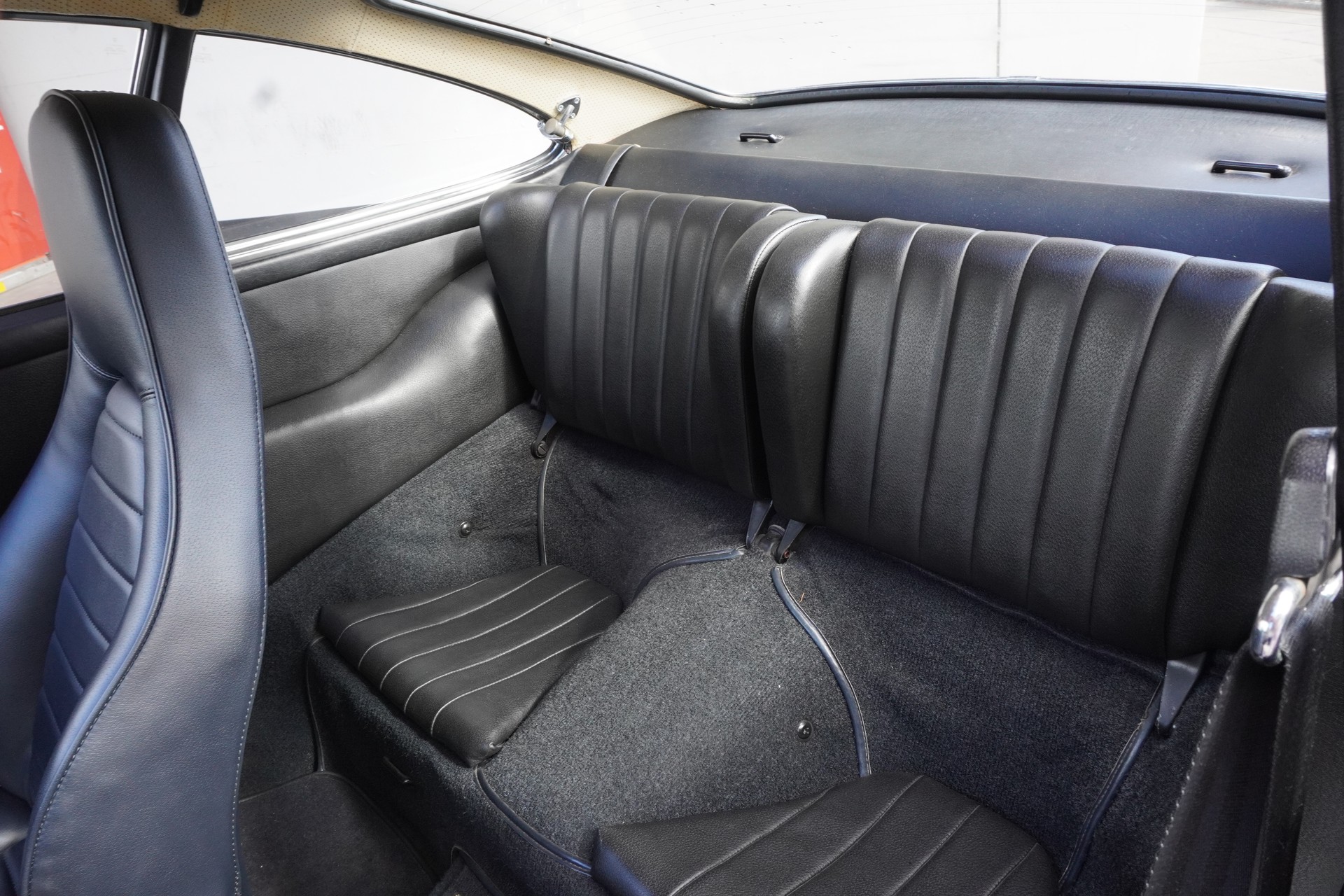 PORSCHE 911-image-14