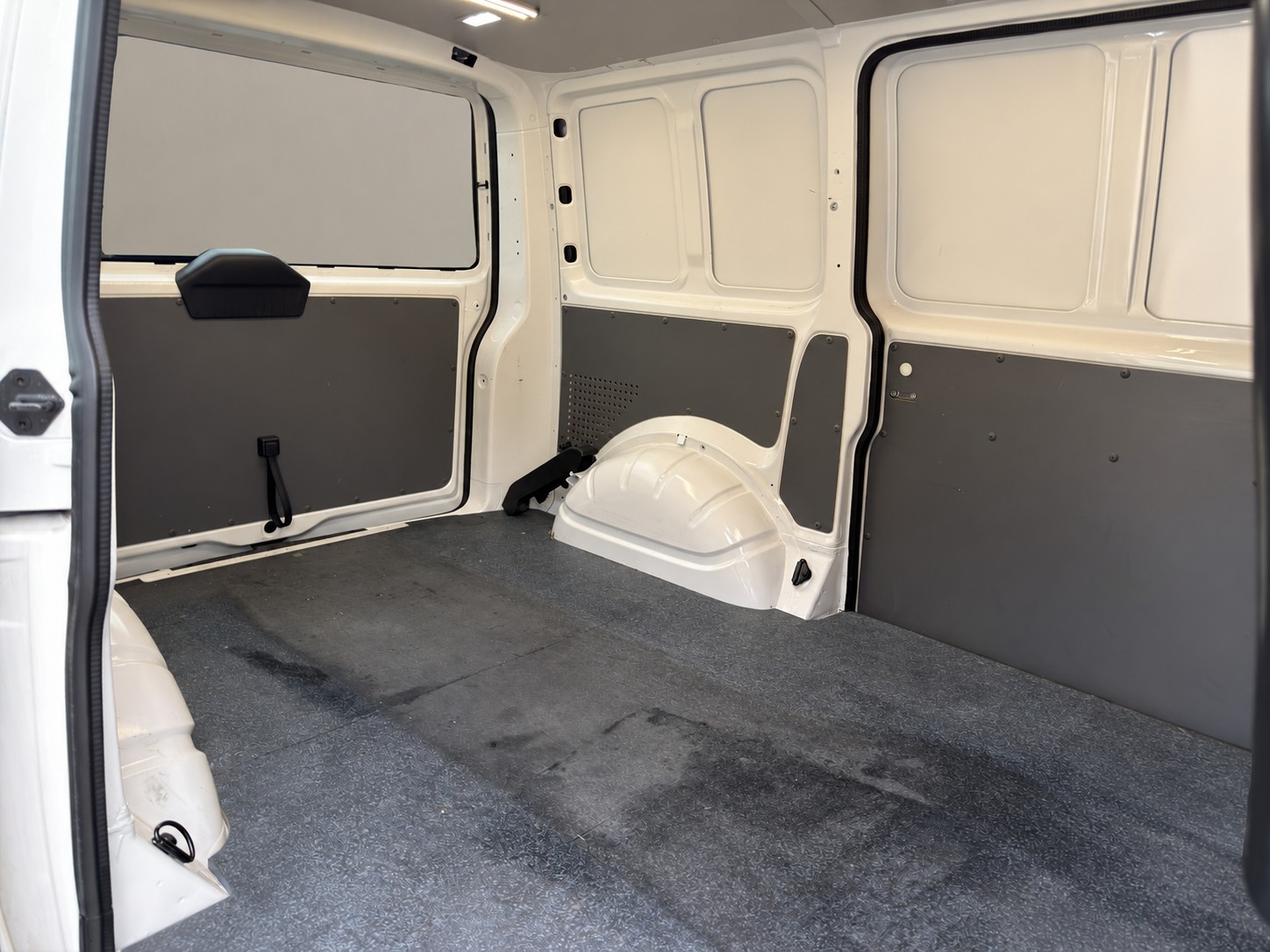 VW T6.1❗Transporter❗2.0 TDI DSG ✅CH-Fahrzeug & Frisch ab MFK✅-image-14