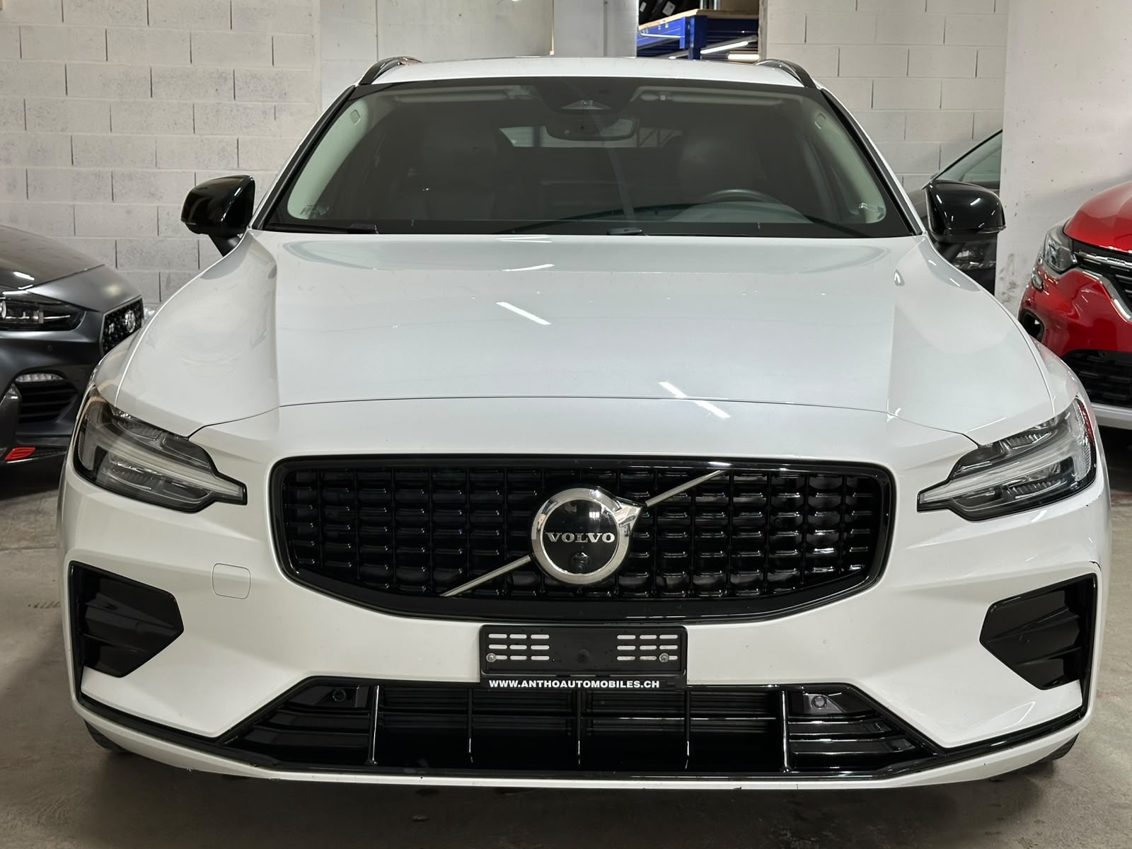 VOLVO V60 B4 Diesel Mild Hybrid Momentum Geartronic-image-1