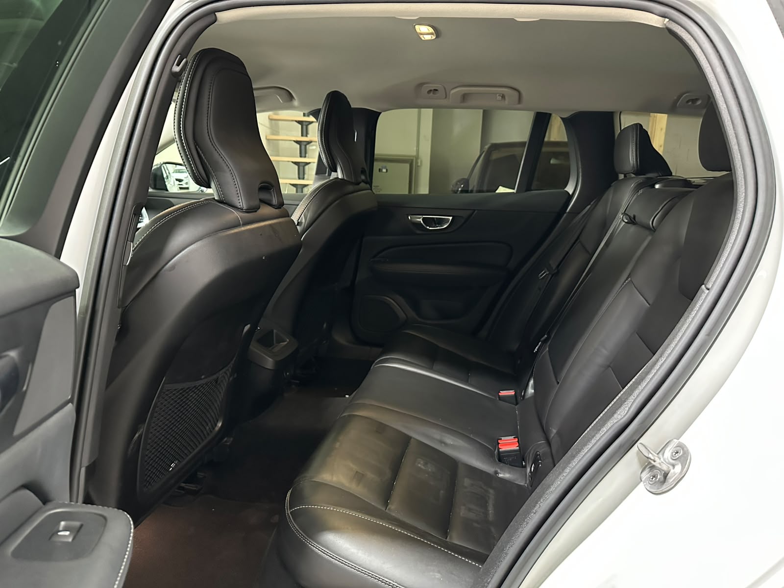 VOLVO V60 B4 Diesel Mild Hybrid Momentum Geartronic-image-7