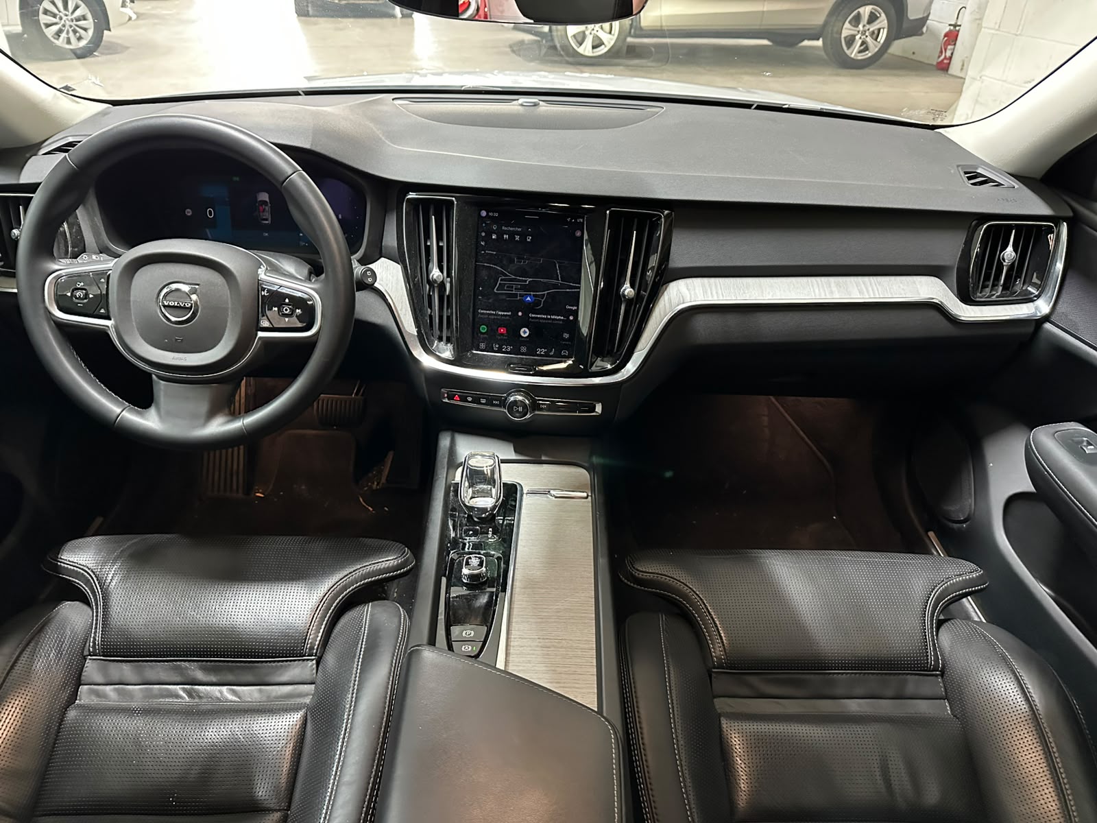 VOLVO V60 B4 Diesel Mild Hybrid Momentum Geartronic-image-8