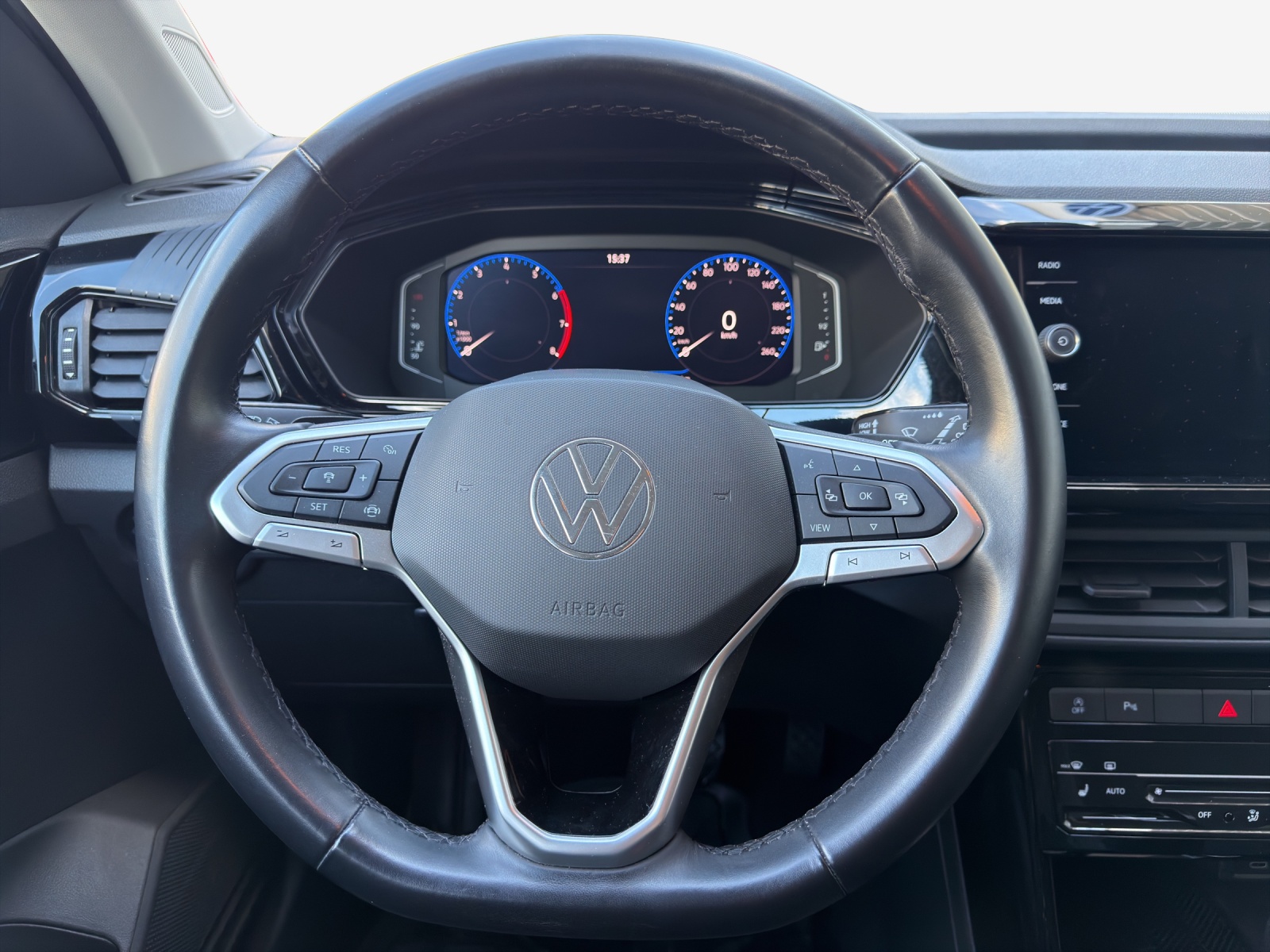 VW T-Cross 1.0 TSI Life Limited DSG-image-9