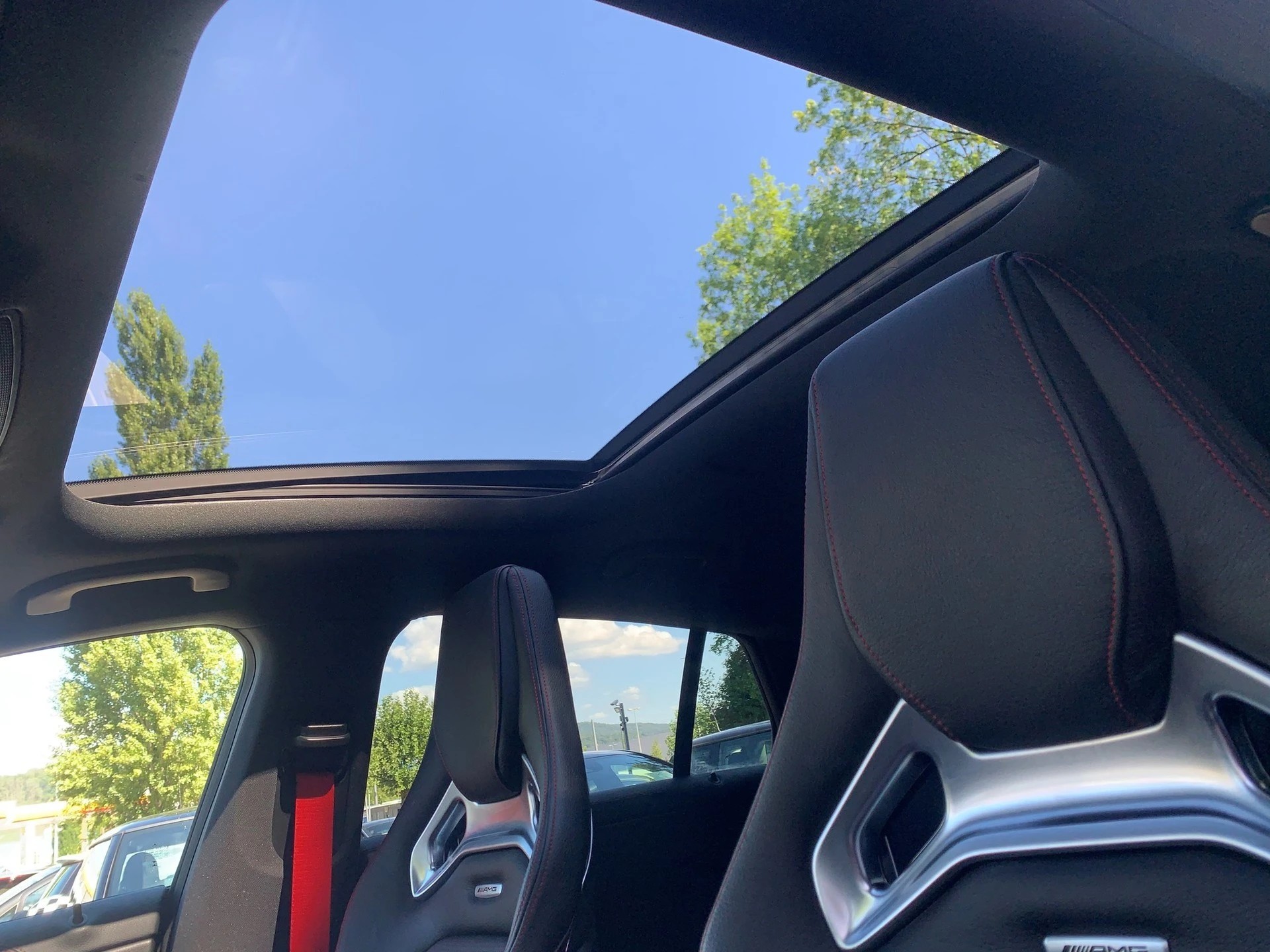 MERCEDES-BENZ CLA Shooting Brake 45 AMG 4Matic Speedshift-image-10