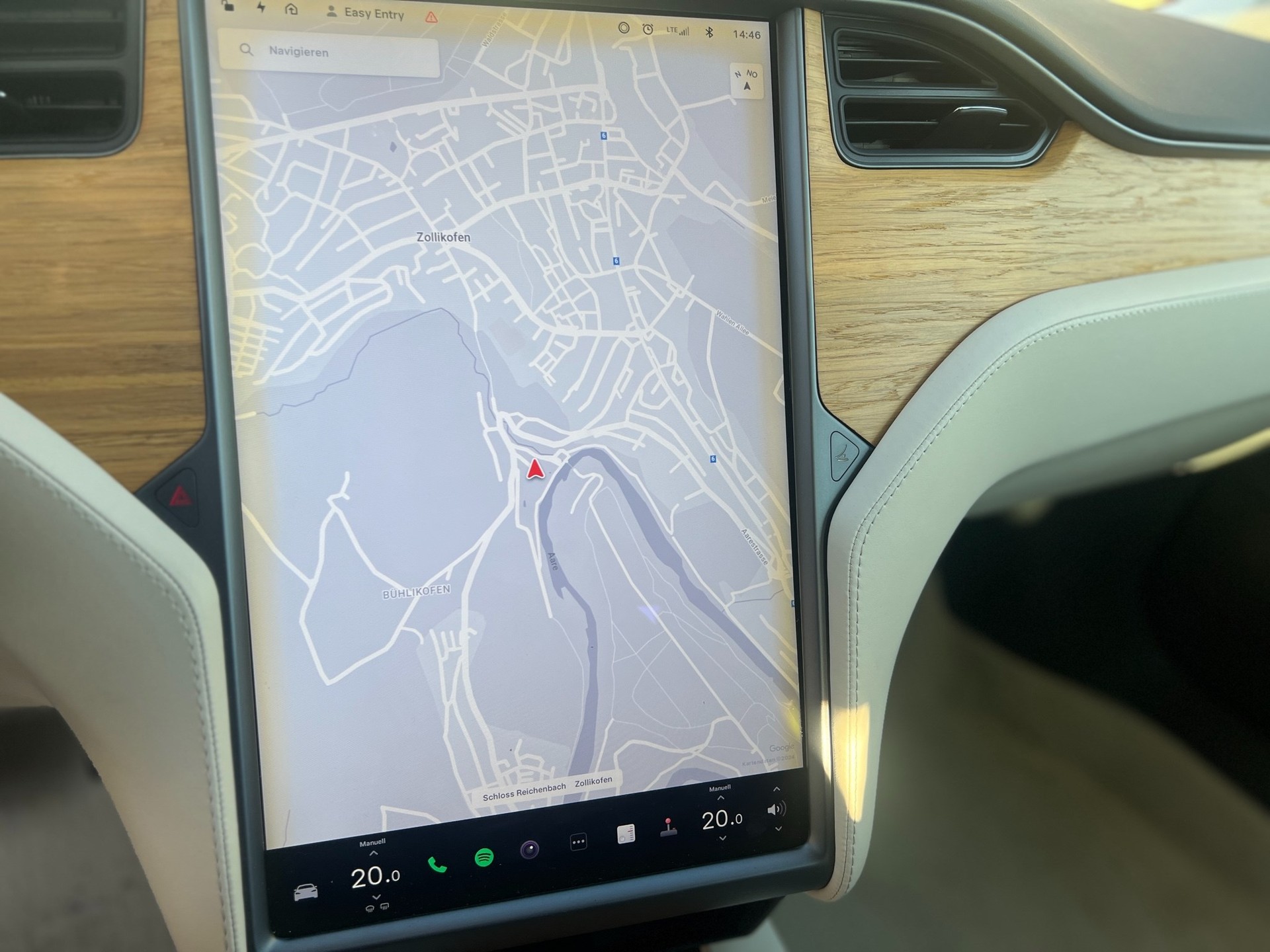 TESLA Model S 75 D-image-10